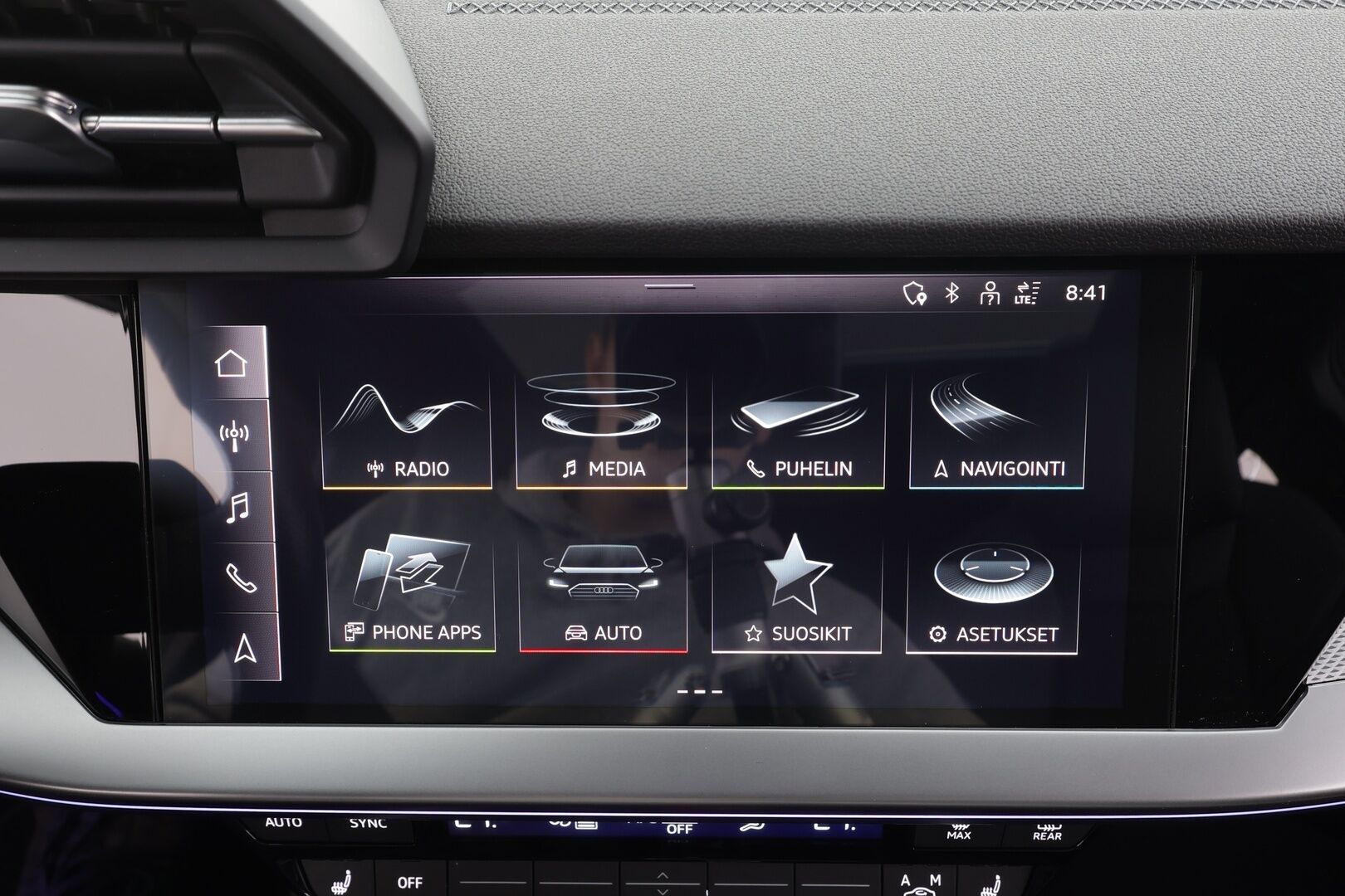 Audi A3 2021 Sportback Business S line 40 TFSI e 150kW S tronic * ACC / Muistipenkki / Panorama / P-Kamera / Nardo Grey / KeylessGo * - 1.Om Suomi-auto / Akku kuntotarkastettu / Kahdet renkaat aluvanteilla / Hyvät varusteet