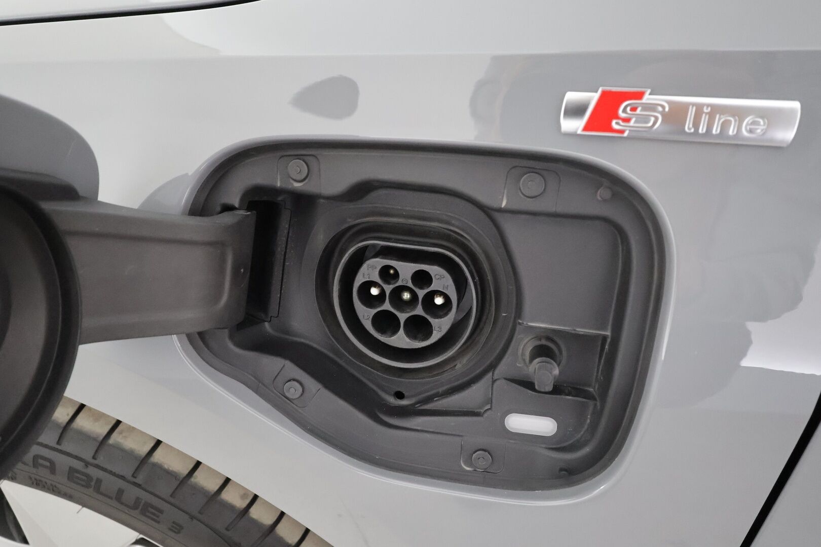 Audi A3 2021 Sportback Business S line 40 TFSI e 150kW S tronic * ACC / Muistipenkki / Panorama / P-Kamera / Nardo Grey / KeylessGo * - 1.Om Suomi-auto / Akku kuntotarkastettu / Kahdet renkaat aluvanteilla / Hyvät varusteet - HULLUT AVAJAISHULINAT KORKOTARJOUS 3,29 %