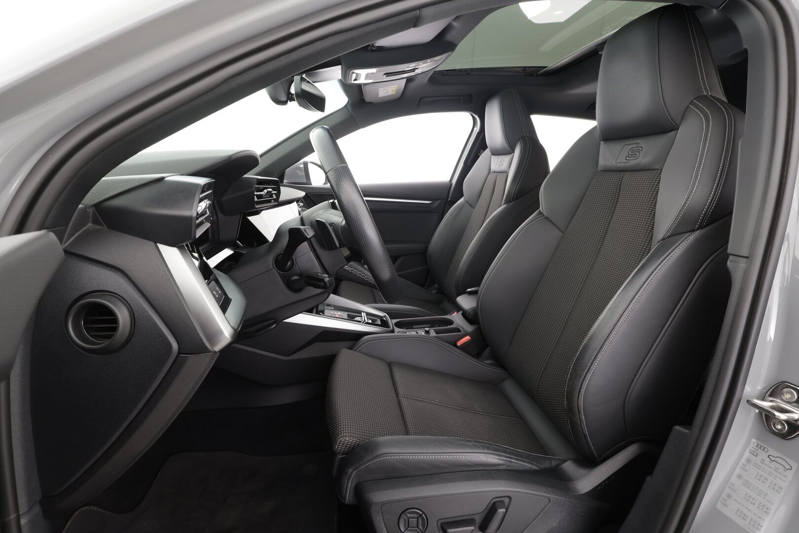 Audi A3 2021 Sportback Business S line 40 TFSI e 150kW S tronic * ACC / Muistipenkki / Panorama / P-Kamera / Nardo Grey / KeylessGo * - 1.Om Suomi-auto / Akku kuntotarkastettu / Kahdet renkaat aluvanteilla / Hyvät varusteet - HULLUT AVAJAISHULINAT KORKOTARJOUS 3,29 %