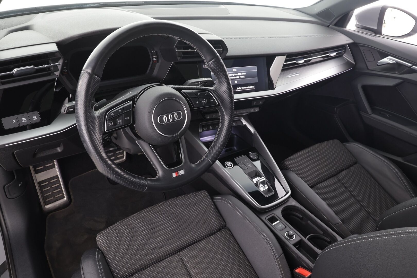 Audi A3 2021 Sportback Business S line 40 TFSI e 150kW S tronic * ACC / Muistipenkki / Panorama / P-Kamera / Nardo Grey / KeylessGo * - 1.Om Suomi-auto / Akku kuntotarkastettu / Kahdet renkaat aluvanteilla / Hyvät varusteet