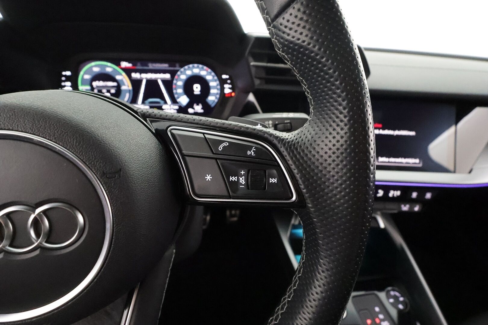 Audi A3 2021 Sportback Business S line 40 TFSI e 150kW S tronic * ACC / Muistipenkki / Panorama / P-Kamera / Nardo Grey / KeylessGo * - 1.Om Suomi-auto / Akku kuntotarkastettu / Kahdet renkaat aluvanteilla / Hyvät varusteet - HULLUT AVAJAISHULINAT KORKOTARJOUS 3,29 %