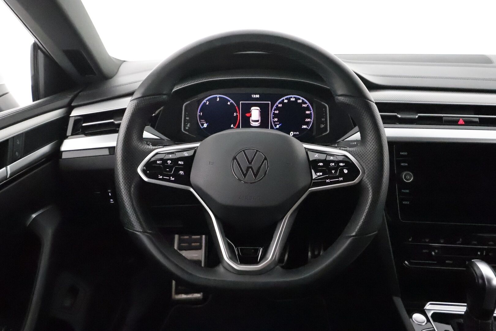 Volkswagen Arteon 2021 Shooting Brake R-Line 2,0 TDI 147 kW 4MOTION DSG-automaatti **Webasto / Koukku / Adapt.Vakkari / Adapt. LED / P.Kamera** - 1.Om Suomi-auto / Kaistavahti / 3-Alueinen AC / KeylessGO / 2x Renkaat 