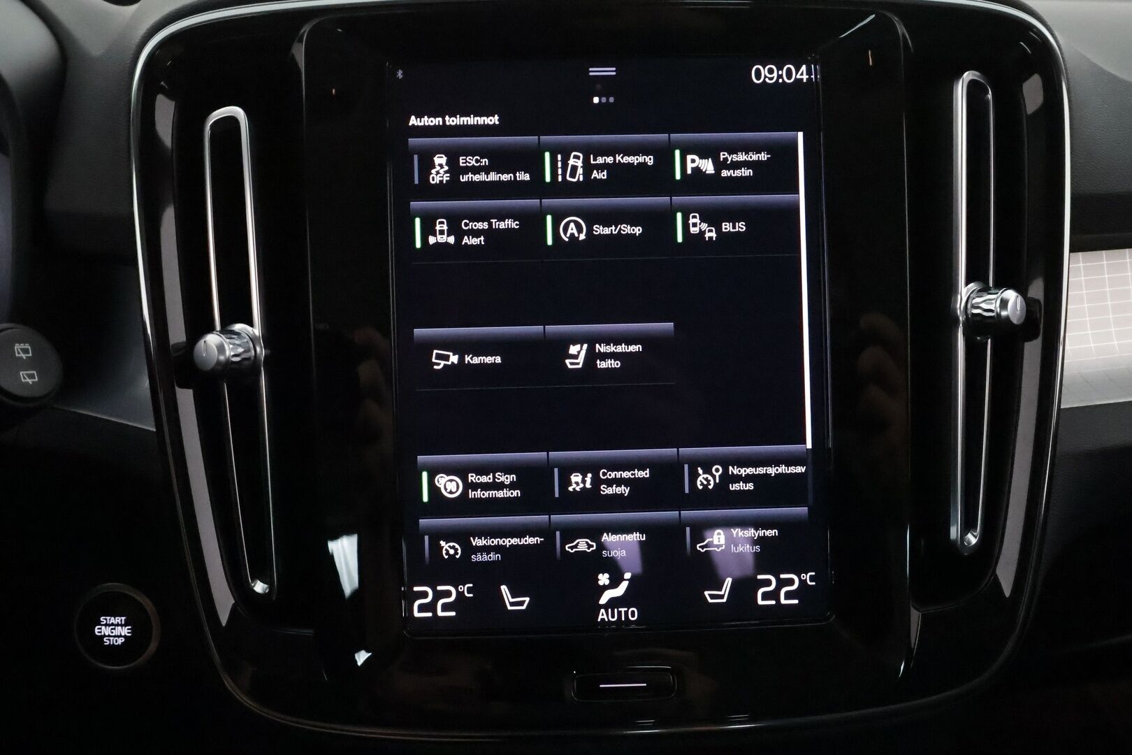 Volvo XC40 2021 B4 AWD MHEV Business aut - 3,99 % KORKOTARJOUS TÄHÄN AUTOON - 1OM Suomiauto / Webasto / Adapt.Vakkari / Vetokoukku / Peruutuskamera / Ratinlämmitys / Apple&Android / Hyvät varusteet!