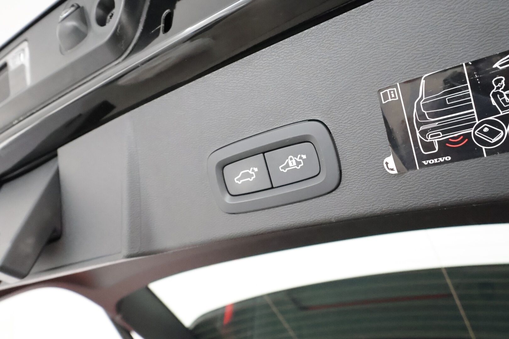 Volvo XC40 2021 B4 AWD MHEV Business aut - 3,99 % KORKOTARJOUS TÄHÄN AUTOON - 1OM Suomiauto / Webasto / Adapt.Vakkari / Vetokoukku / Peruutuskamera / Ratinlämmitys / Apple&Android / Hyvät varusteet!