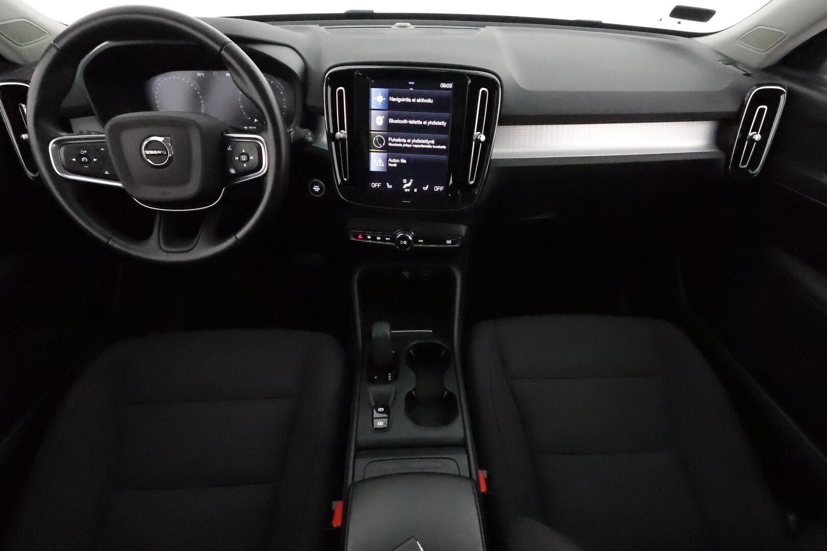 Volvo XC40 2021 B4 AWD MHEV Business aut - 3,99 % KORKOTARJOUS TÄHÄN AUTOON - 1OM Suomiauto / Webasto / Adapt.Vakkari / Vetokoukku / Peruutuskamera / Ratinlämmitys / Apple&Android / Hyvät varusteet!