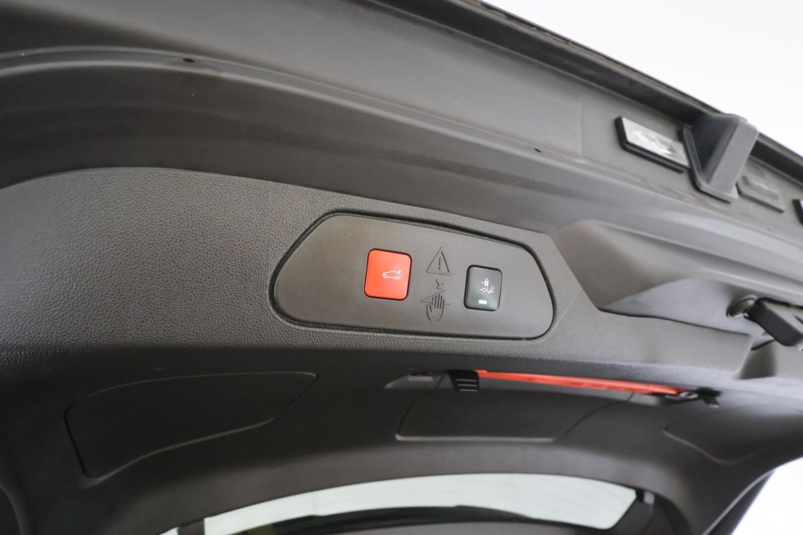 Opel Grandland X 2021 Innovation Plus 225 PHEV FWD A8 - | LED | Puolinahat | BSM | P.kamera | Navi | Apple & Android | Kaistavahti | Vakkari | Keyless | 2x renkaat aluin | Merkkihuollot | 