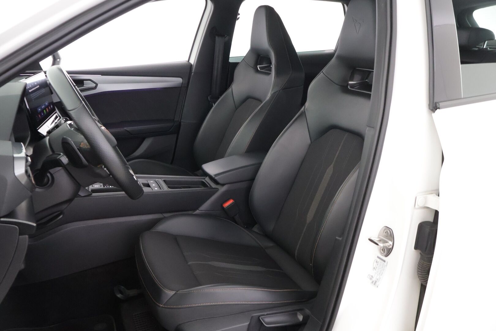 Cupra Leon 2021 2,0 TSI 228 kW 4Drive** DSG / Beats / Acc/ Digimittari / Kamera / Sporttipenkit/  DCC alusta / Ledit - Kahdet renkaat / Merkki huollettu / Nelikko - HULLUT BLACKWEEK JATKOT - KORKOTARJOUS 2,49%