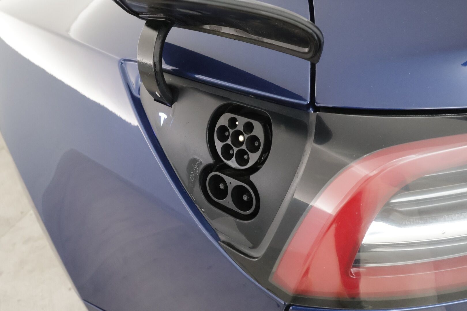 Tesla Model 3 2021 Long Range * Lasikatto / ILP / Premium Audio / Self-Driving / Matrix LED / P.Kamera / Nahat / Acceleration Boost * - 1.Om Suomi-auto / Kahdet renkaat aluvanteilla