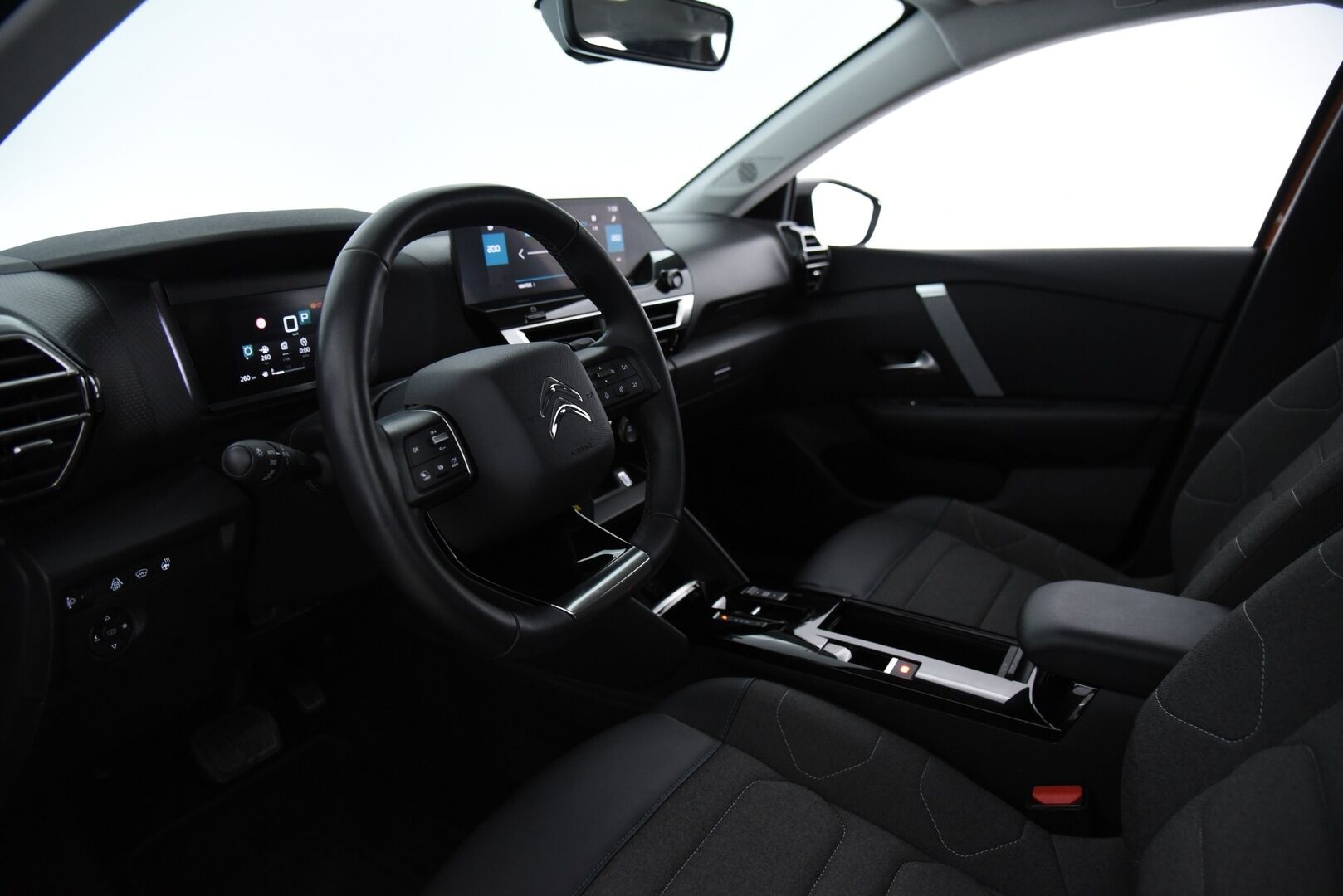 Citroen C4 2021 PureTech 130 Feel Pack / LED / Vakkari / HUD / P.kamera /  Apple & Android - Siisti Suomi-auto merkkiliikkeen huoltohistorialla! 