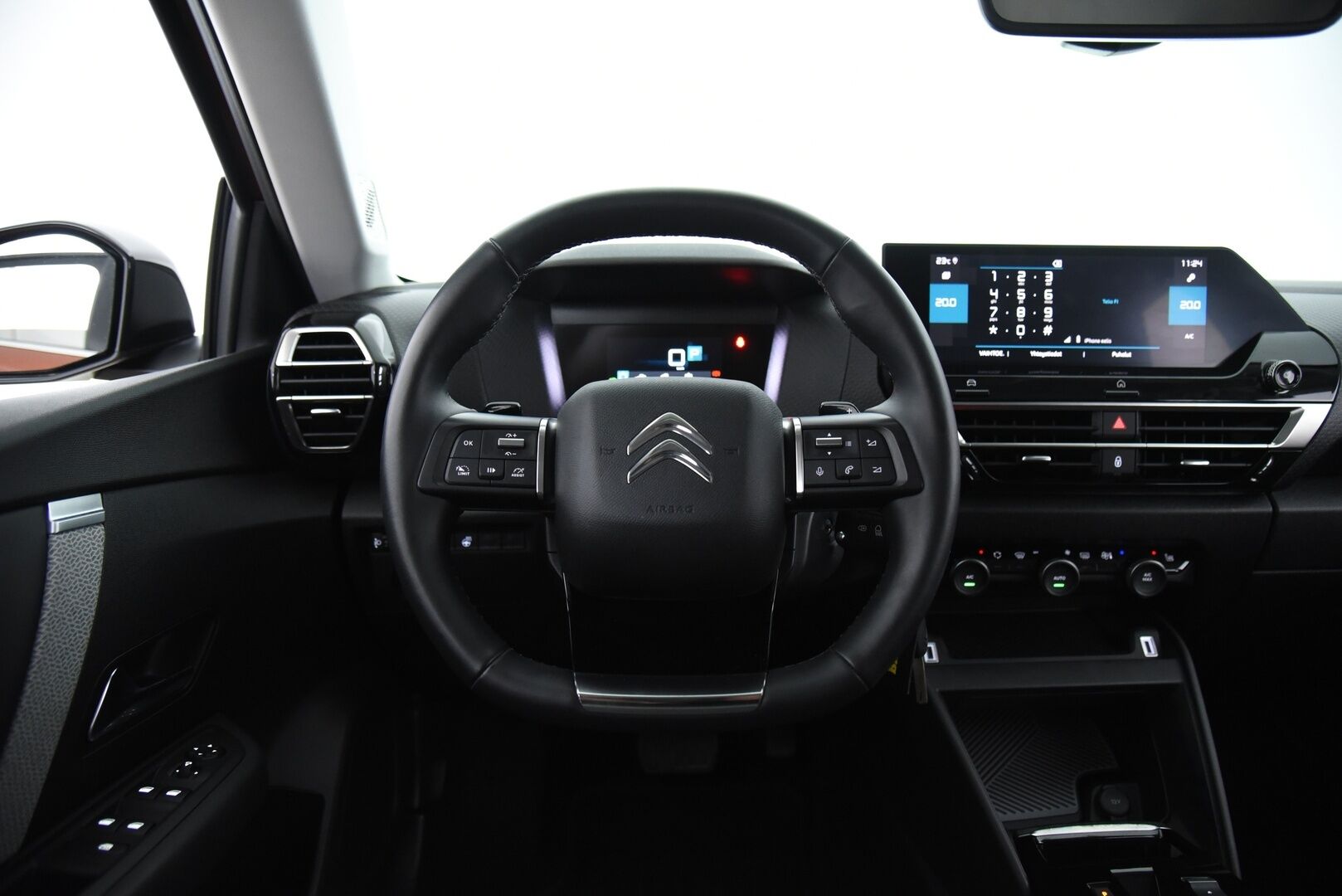 Citroen C4 2021 PureTech 130 Feel Pack / LED / Vakkari / HUD / P.kamera /  Apple & Android - Siisti Suomi-auto merkkiliikkeen huoltohistorialla! 
