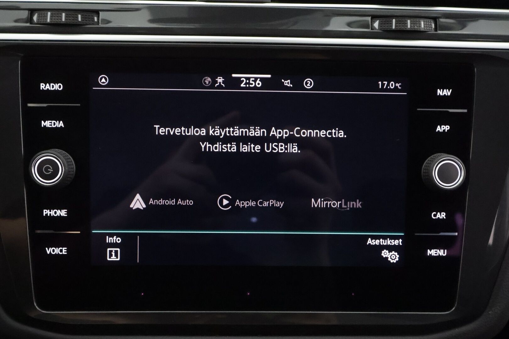 Volkswagen Tiguan 2021 Style eHybrid 180 kW DSG-automaatti - 1-OM Suomi-auto | ACC | Matrix | 360 | Kaistavahti | Digimittaristo | Keyless | 2x Latauskaapelit | Kahdet renkaat