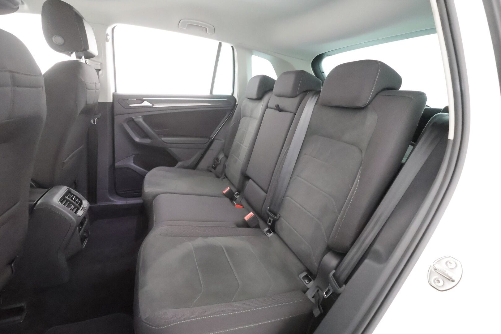 Volkswagen Tiguan 2021 Style eHybrid 180 kW DSG-automaatti - 1-OM Suomi-auto | ACC | Matrix | 360 | Kaistavahti | Digimittaristo | Keyless | 2x Latauskaapelit | Kahdet renkaat