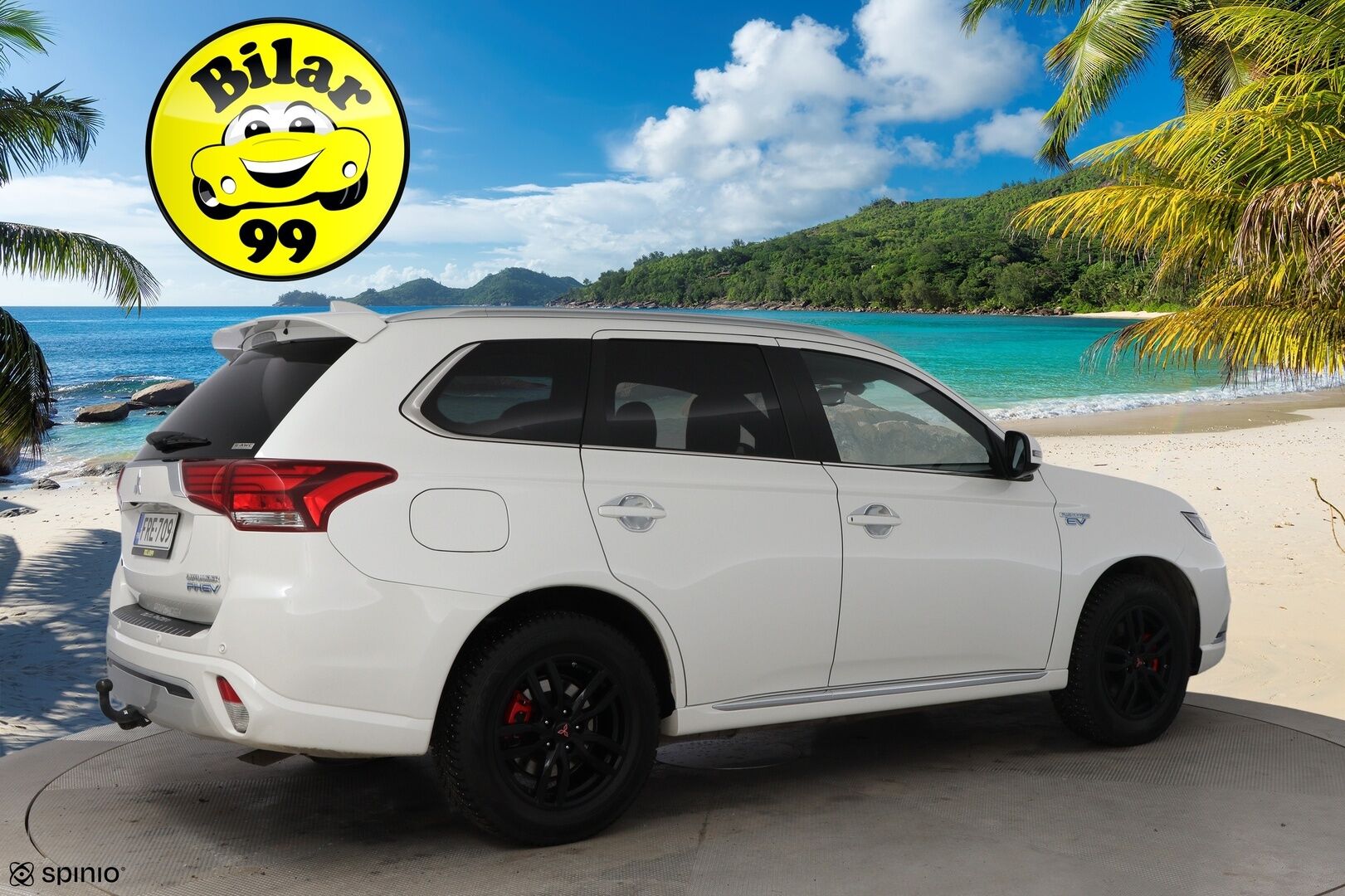 Mitsubishi Outlander 2019 Business X 4WD 5P * Timanttinahat / EV Remote / Lohko & Sisäpistoke / Vetokoukku / 360-Kamera / Hyvät varusteet! - 2x Hyvät Renkaat Aluvantein / Juuri tullut Tampereelle!