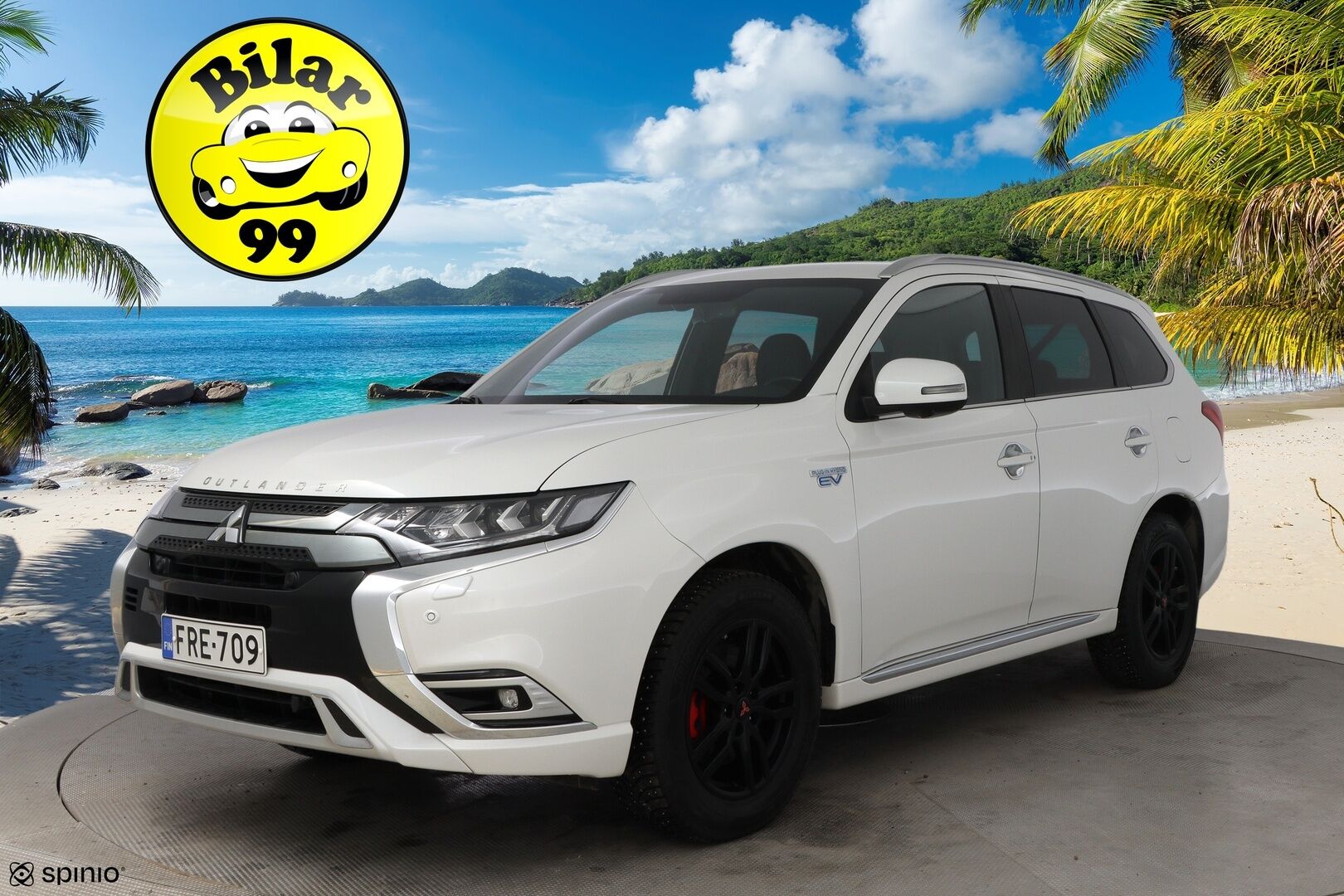 Mitsubishi Outlander 2019 Business X 4WD 5P * Timanttinahat / EV Remote / Lohko & Sisäpistoke / Vetokoukku / 360-Kamera / Hyvät varusteet! - 2x Hyvät Renkaat Aluvantein / Juuri tullut Tampereelle!