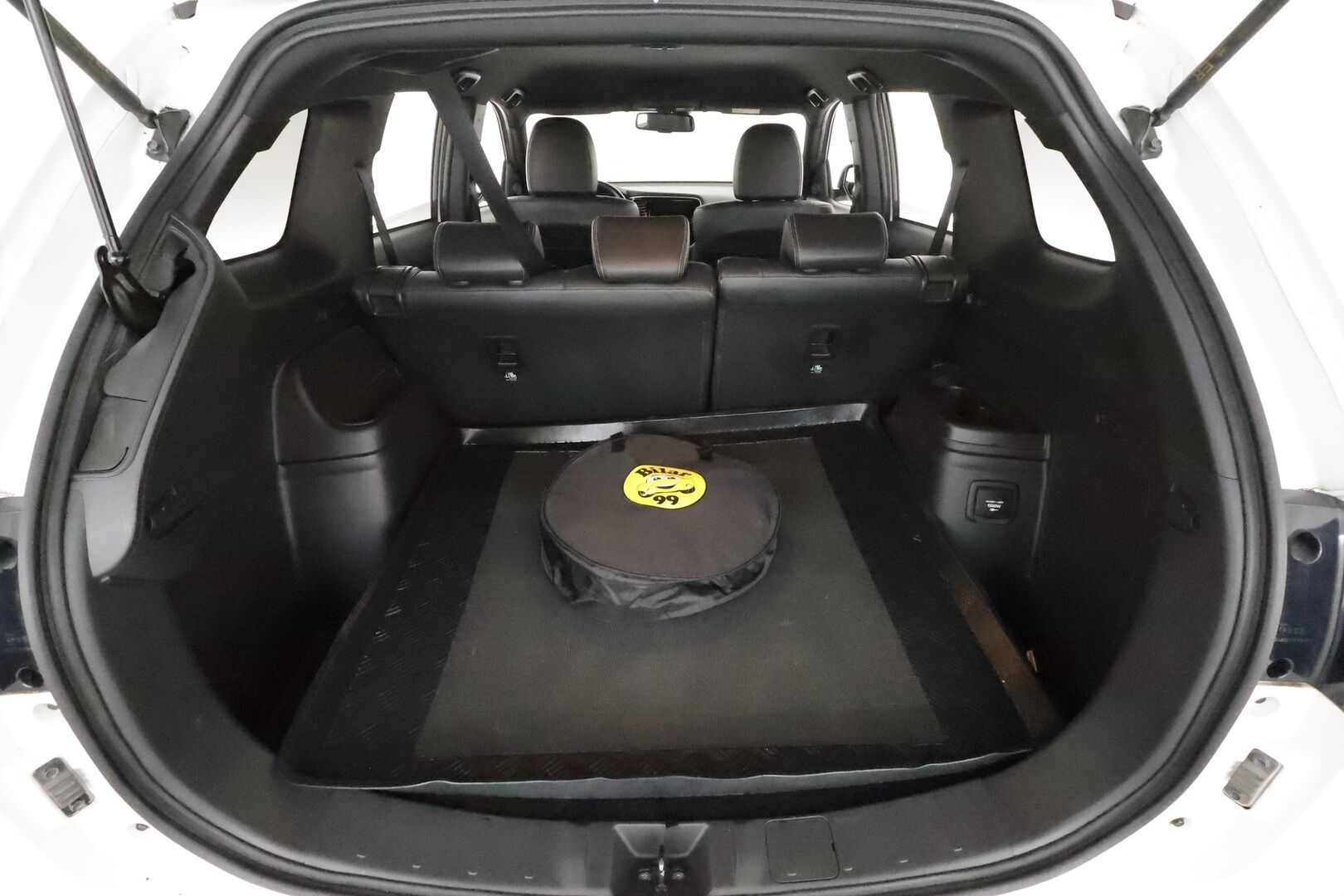 Mitsubishi Outlander PHEV 2019 Business X **Vakkari / 360.kamera / LED / KeylessGo / Timanttinahat / Sähköpenkit / Koukku** - Merkkihuollettu / Kahdet renkaat aluvanteilla