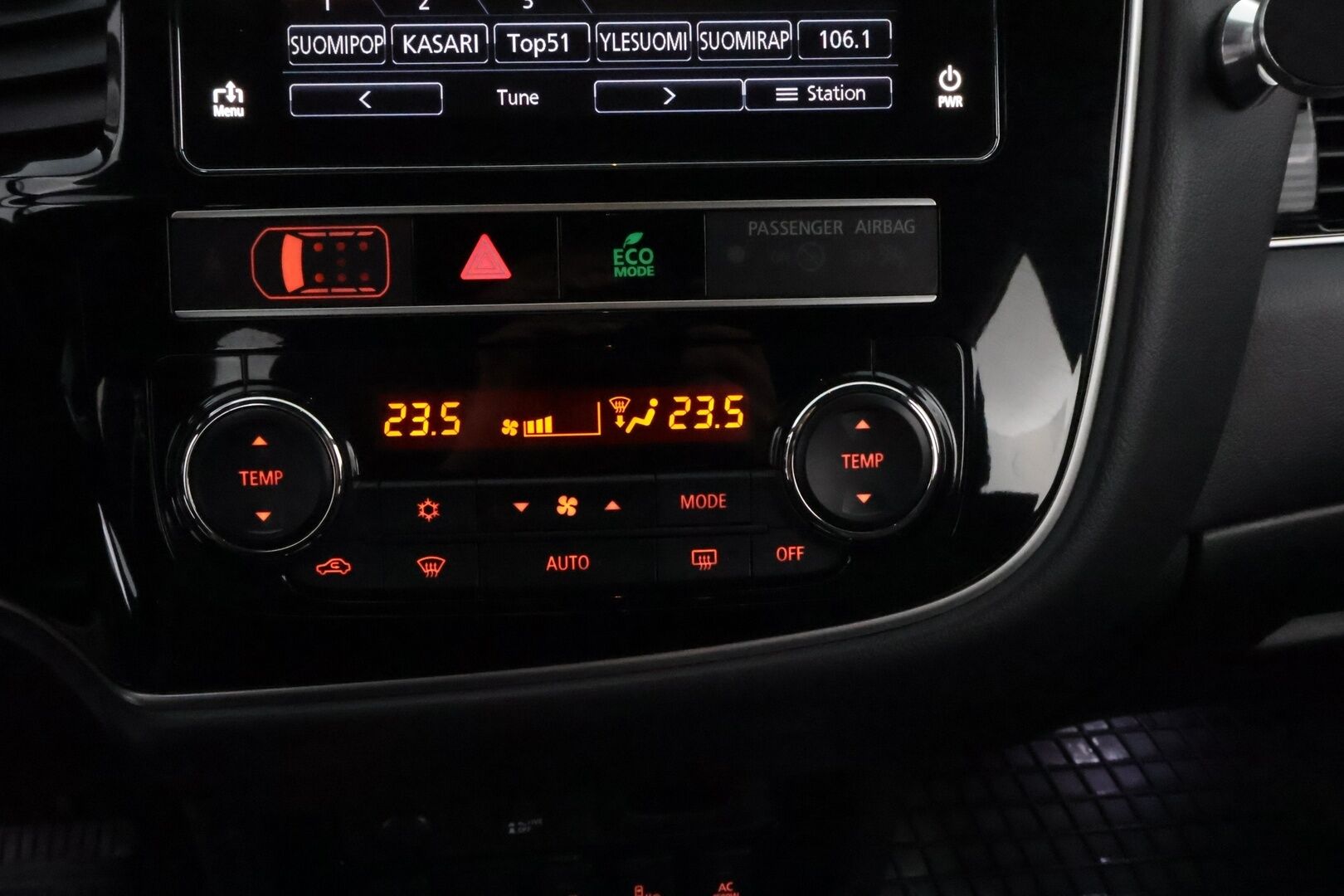 Mitsubishi OUTLANDER PHEV 2019 Business X 4WD 5P - Timanttinahat | EV Remote | Lohko & Sisäpistoke | Vetokoukku | 360-Kamera | Hyvät varusteet!