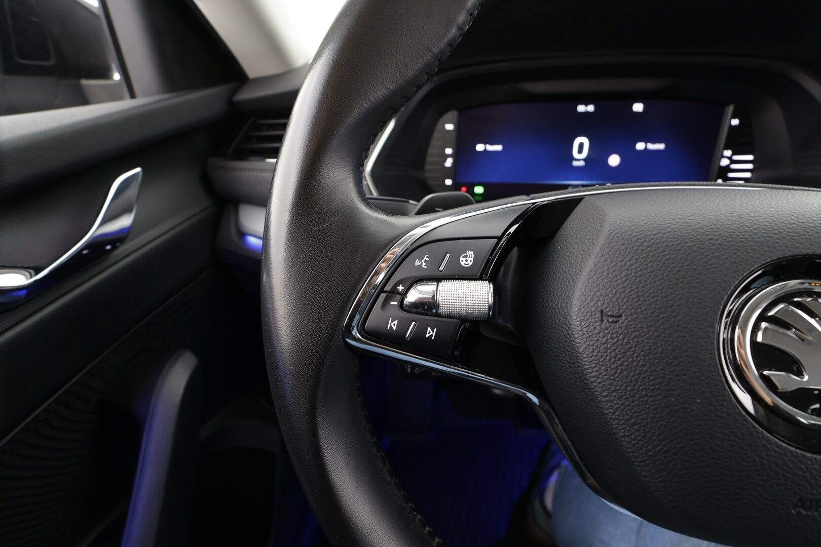 Skoda Octavia 2021 Combi 1,5 TSI Style eTEC DSG * ACC / Kamera / Matrix LED / Webasto / KeylessGo / Digimittaristo / Navi * - Suomi-auto / Kahdet OEM vanteet / Merkkihuollettu