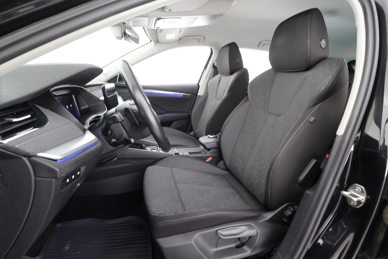 Skoda Octavia 2021 Combi 1,5 TSI Style eTEC DSG * ACC / Kamera / Matrix LED / Webasto / KeylessGo / Digimittaristo / Navi * - Suomi-auto / Kahdet OEM vanteet / Merkkihuollettu