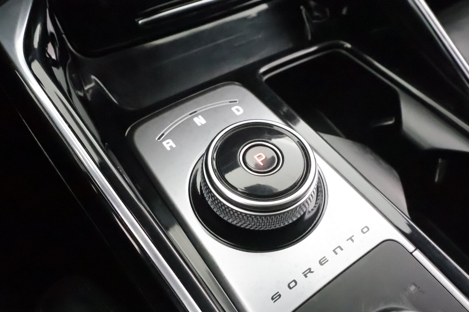 Kia Sorento 2023 1,6 T-GDI Plug-in Hybrid AWD Business Luxury AT 7P * ACC / HUD / 360° / Bose / Panorama / Ilmastoidut nahat / KeylessGo * - 1.Om Suomi-auto / Akku kuntotarkastettu SoH 98.2% / Muistipenkki / Kahdet renkaat aluvanteilla / Merkkihuollettu  / Huippuvarusteet