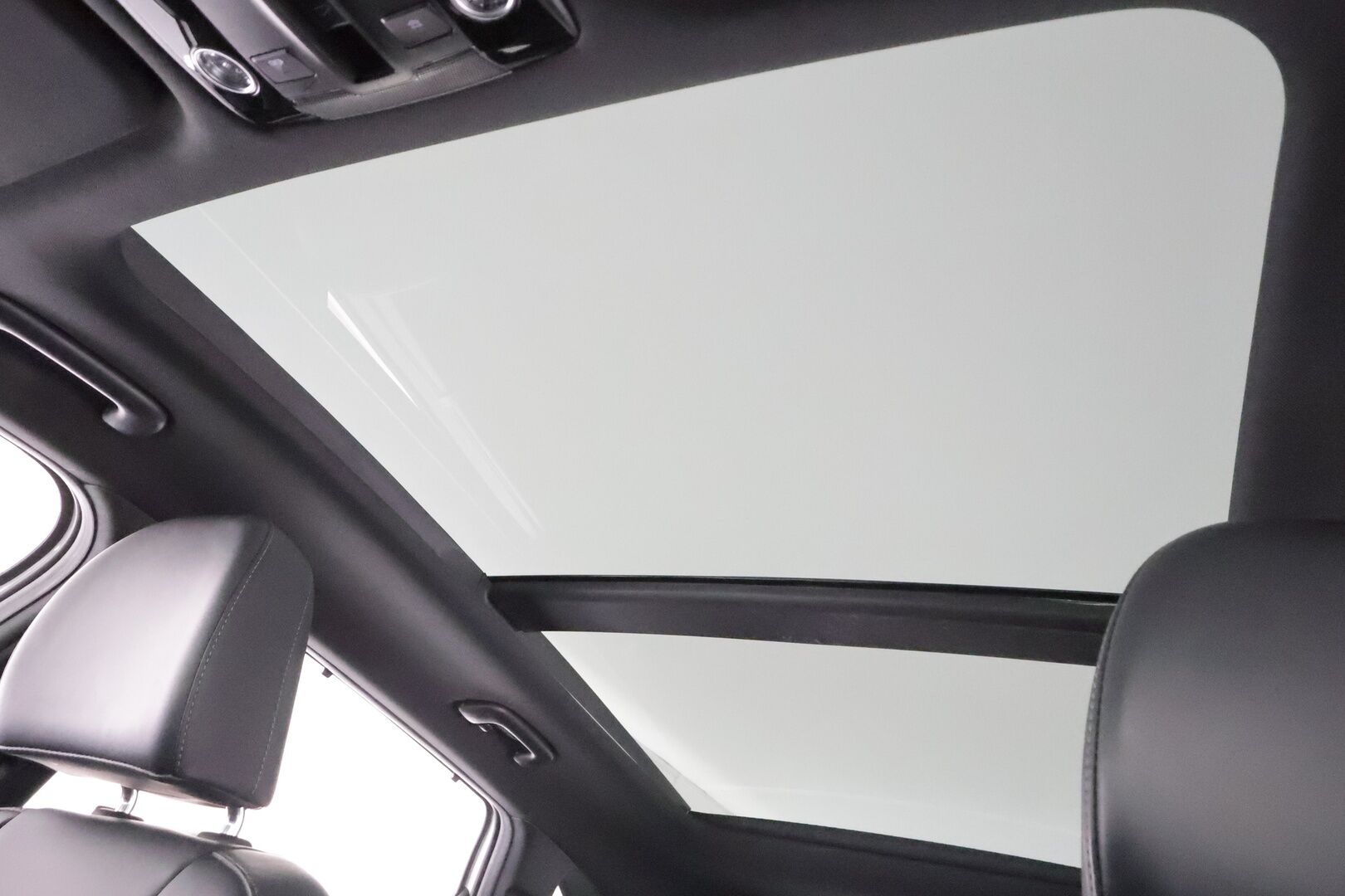 Kia Sorento 2023 1,6 T-GDI Plug-in Hybrid AWD Business Luxury AT 7P * ACC / HUD / 360° / Bose / Panorama / Ilmastoidut nahat / KeylessGo * - 1.Om Suomi-auto / Akku kuntotarkastettu SoH 98.2% / Muistipenkki / Kahdet renkaat aluvanteilla / Merkkihuollettu  / Huippuvarusteet