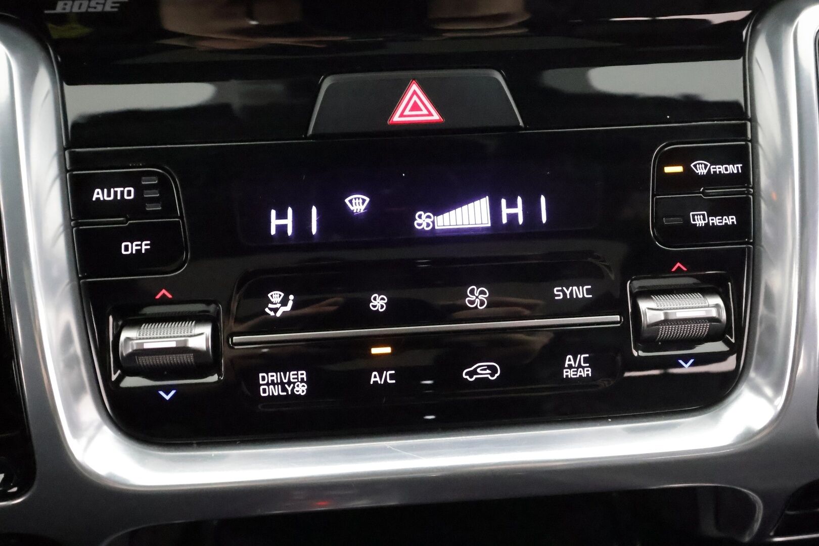 Kia Sorento 2023 1,6 T-GDI Plug-in Hybrid AWD Business Luxury AT 7P * ACC / HUD / 360° / Bose / Panorama / Ilmastoidut nahat / KeylessGo * - 1.Om Suomi-auto / Akku kuntotarkastettu SoH 98.2% / Muistipenkki / Kahdet renkaat aluvanteilla / Merkkihuollettu  / Huippuvarusteet