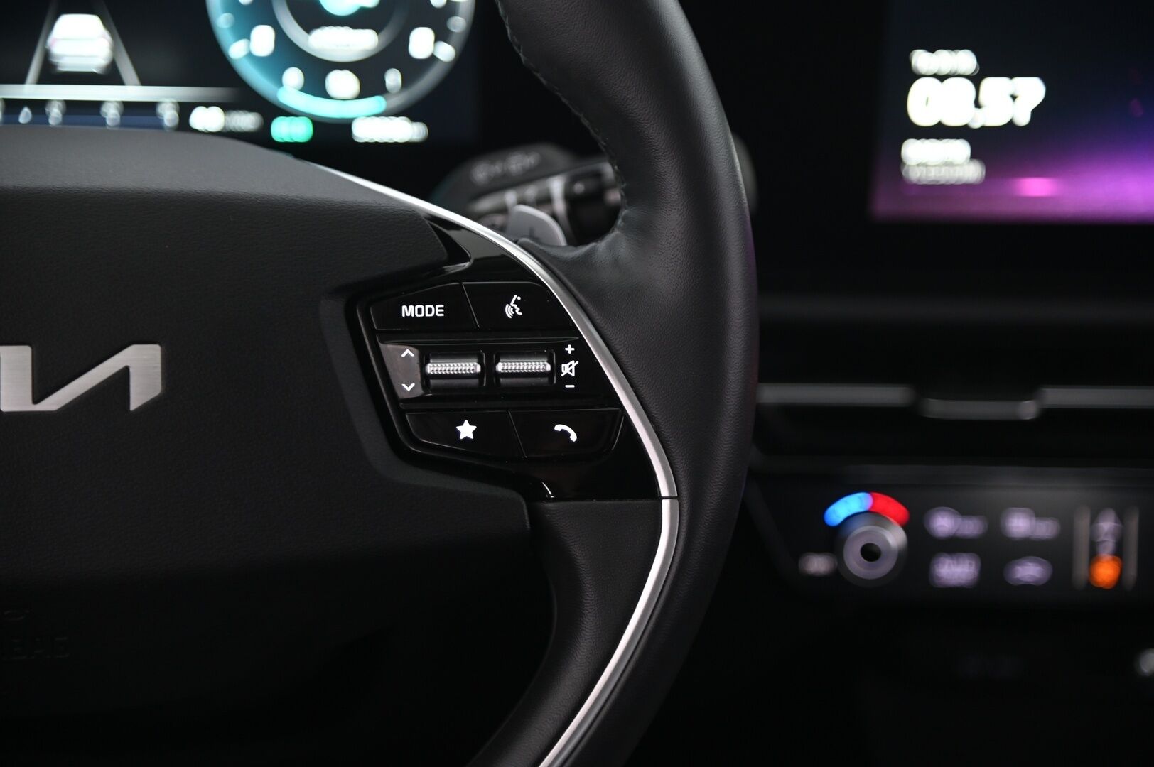 Kia Niro 2023 1,6 GDI Hybrid Business Luxury DCT - Juuri huollettu! | Adapt.vakkari | Navi | 1.om | Suomi-auto | Lohkolämmitin | Applecarplay | Ratinlämmitin | P*kamera | 2x Renkaat & vanteet