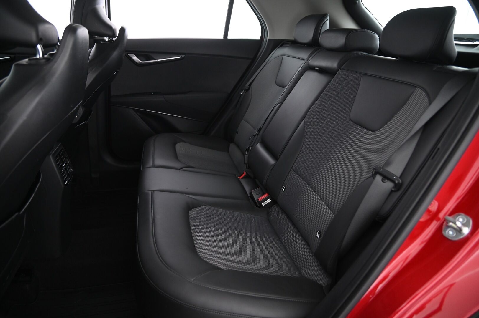 Kia Niro 2023 1,6 GDI Hybrid Business Luxury DCT - Juuri huollettu! | Adapt.vakkari | Navi | 1.om | Suomi-auto | Lohkolämmitin | Applecarplay | Ratinlämmitin | P*kamera | 2x Renkaat & vanteet