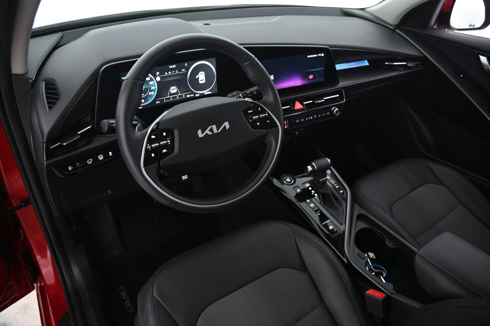 Kia Niro 2023 1,6 GDI Hybrid Business Luxury DCT - Juuri huollettu! | Adapt.vakkari | Navi | 1.om | Suomi-auto | Lohkolämmitin | Applecarplay | Ratinlämmitin | P*kamera | 2x Renkaat & vanteet