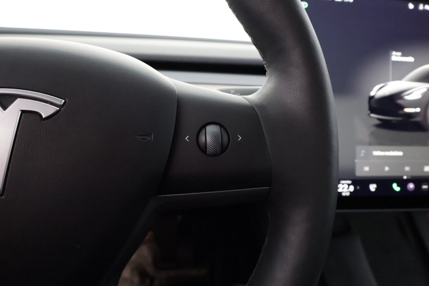 Tesla Model 3 2023 Long Range - | ILP | Koukku | Lasikatto | ACC | Matrix-LED | P.Kamera | Muistipenkki | Premium Audio | Navi | Kaistavahti | Keyless | 1-om Suomi-auto | 2x Latauskaapelit | Kahdet renkaat |