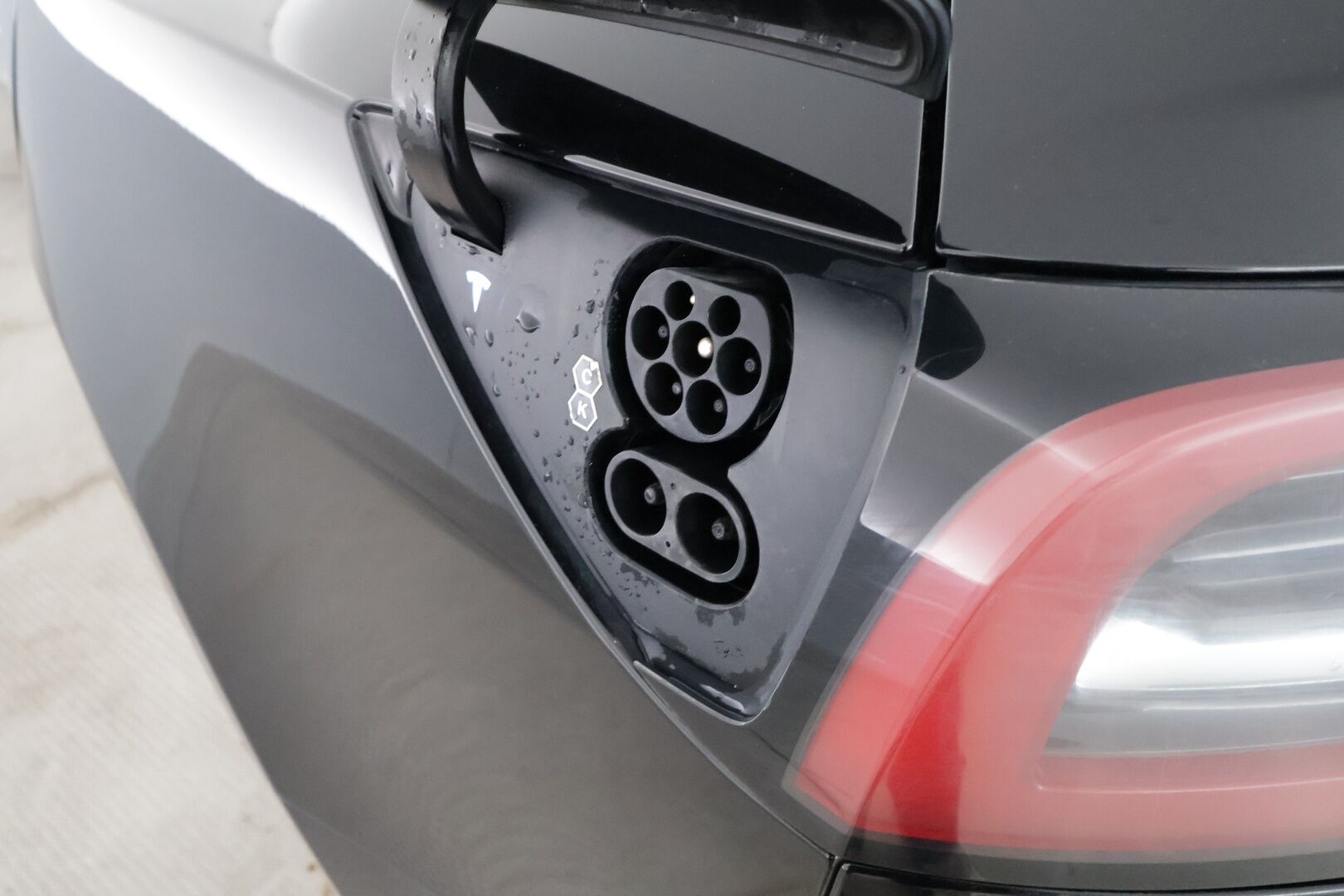 Tesla Model 3 2023 Long Range - | ILP | Koukku | Lasikatto | ACC | Matrix-LED | P.Kamera | Muistipenkki | Premium Audio | Navi | Kaistavahti | Keyless | 1-om Suomi-auto | 2x Latauskaapelit | Kahdet renkaat |