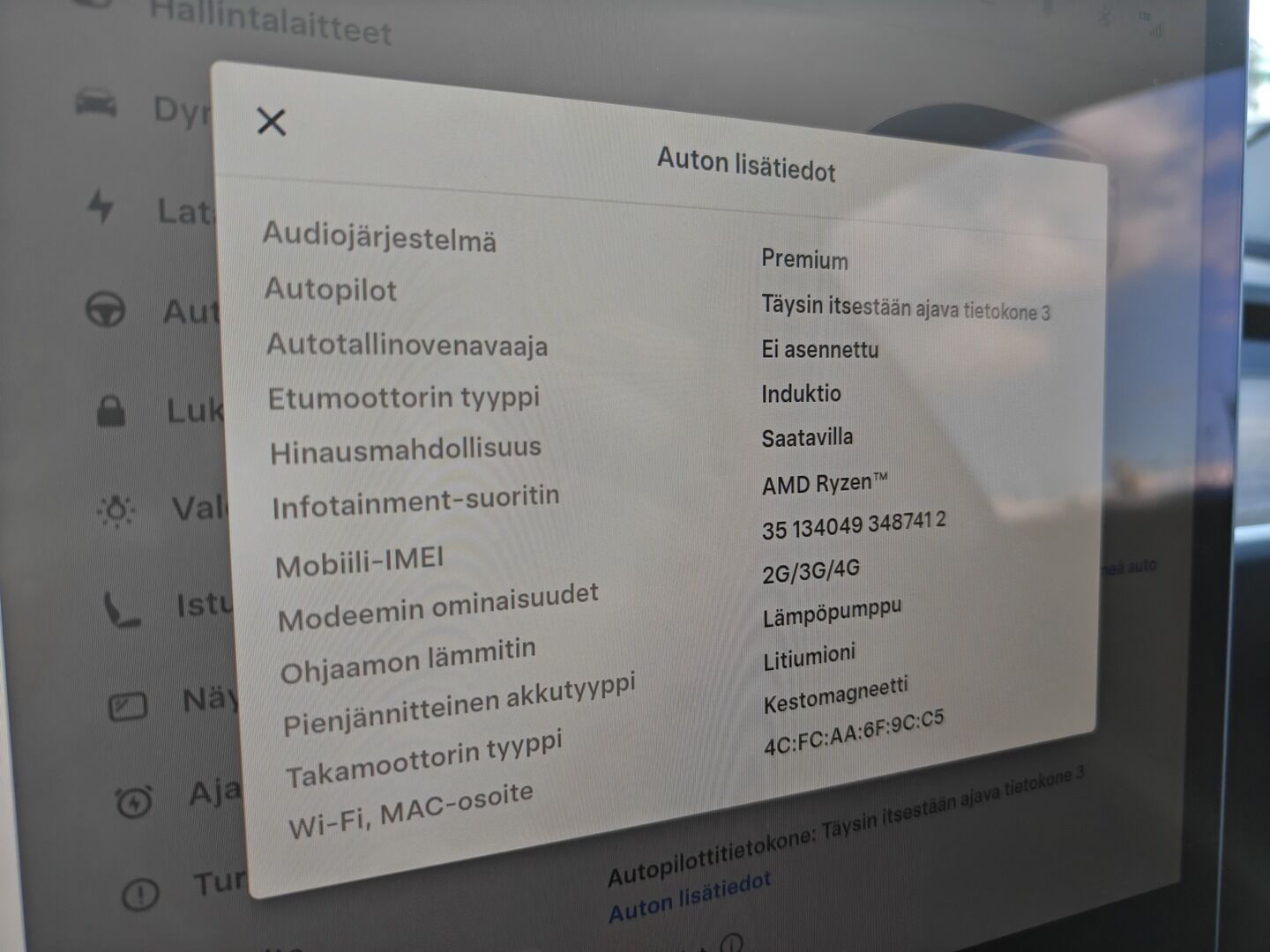 Tesla Model Y 2023 Long Range * Koukku / ILP / ACC / Lasikatto / Matrix-LED / P.Kamera / Muistipenkki / Premium Audio / Navi / Keyless * - 1-om Suomi-auto / 2x Latauskaapelit / Kahdet renkaat aluvanteilla - HULLUT AVAJAISHULINAT KORKOTARJOUS 3,29 %