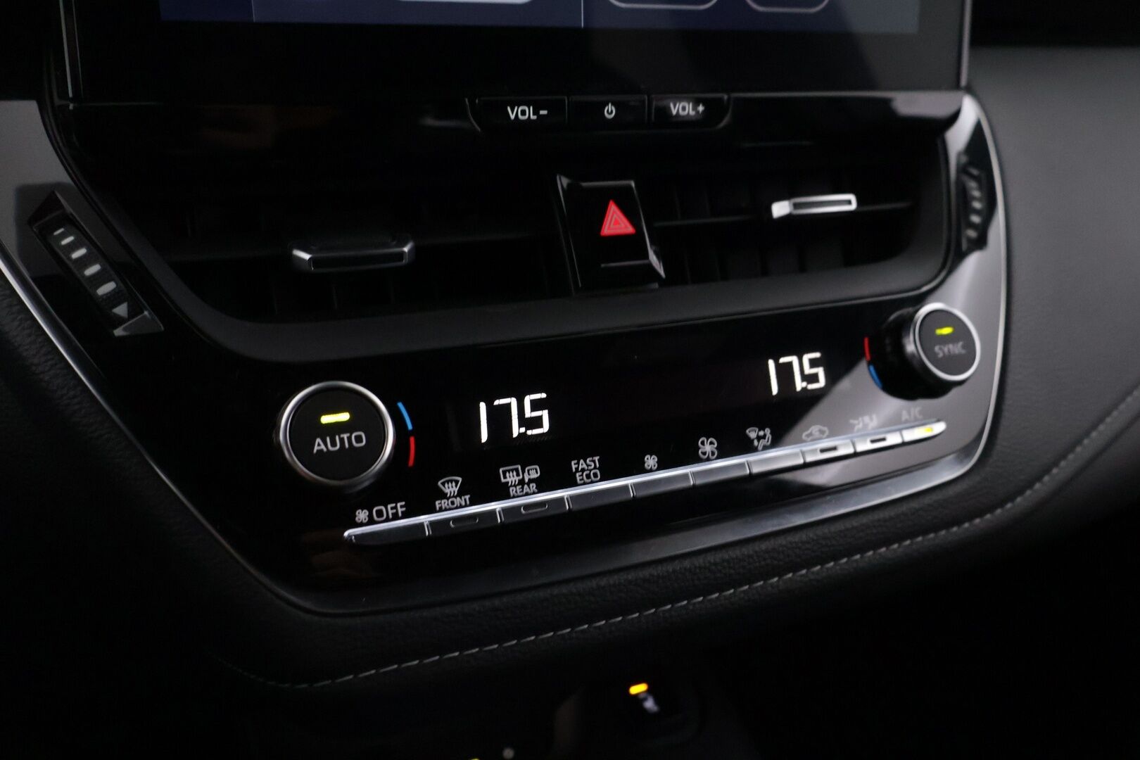 Toyota Corolla 2023 Touring Sports 2,0 Hybrid GR SPORT - Facelift | HUD | ACC | JBL | S.kontti | Navi | Lämoratti | Nahat | Erikoisväri - KORKO VAIN 3,99 %