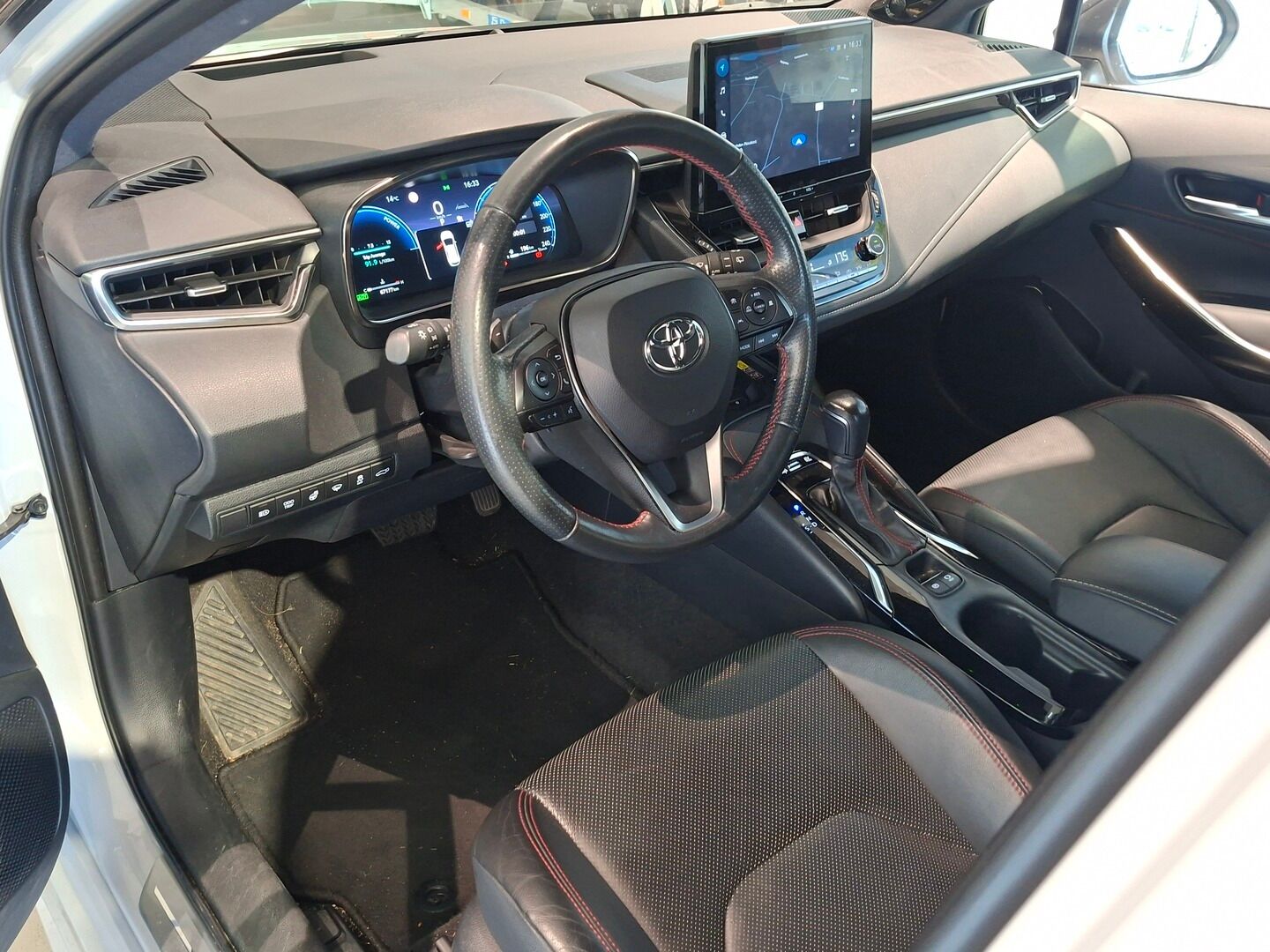 Toyota Corolla 2023 Touring Sports 2,0 Hybrid GR SPORT - Facelift | HUD | ACC | JBL | S.kontti | Navi | Lämoratti | Nahat | Erikoisväri