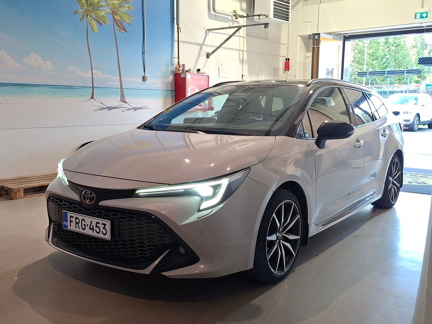 Toyota Corolla 2023 Touring Sports 2,0 Hybrid GR SPORT - Facelift | HUD | ACC | JBL | S.kontti | Navi | Lämoratti | Nahat | Erikoisväri