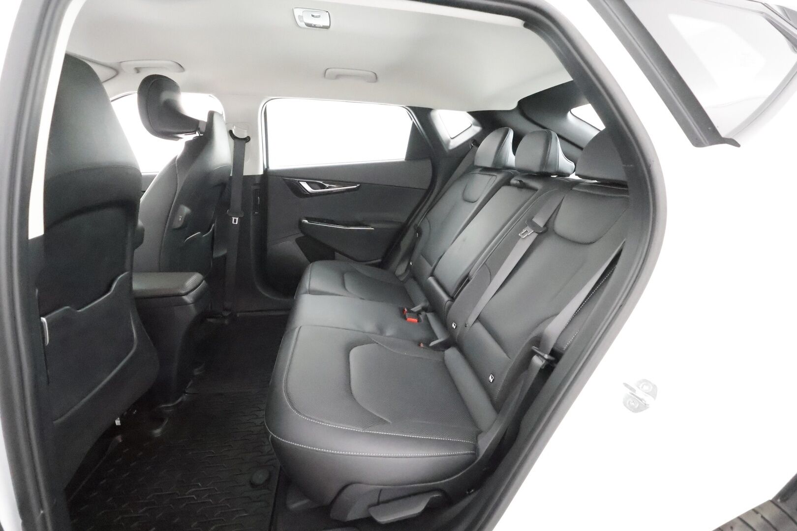 Kia EV6 2023 AWD 58 kWh 235 hv * ACC / Koukku / ILP / P.Kamera / Muistipenkki / Navi / LED / Keyless / Sähköluukku * - 1.Om Suomi-auto / Kahdet renkaat aluvanteilla / Merkkihuollettu - HULLUT AVAJAISHULINAT KORKOTARJOUS 3,29 %