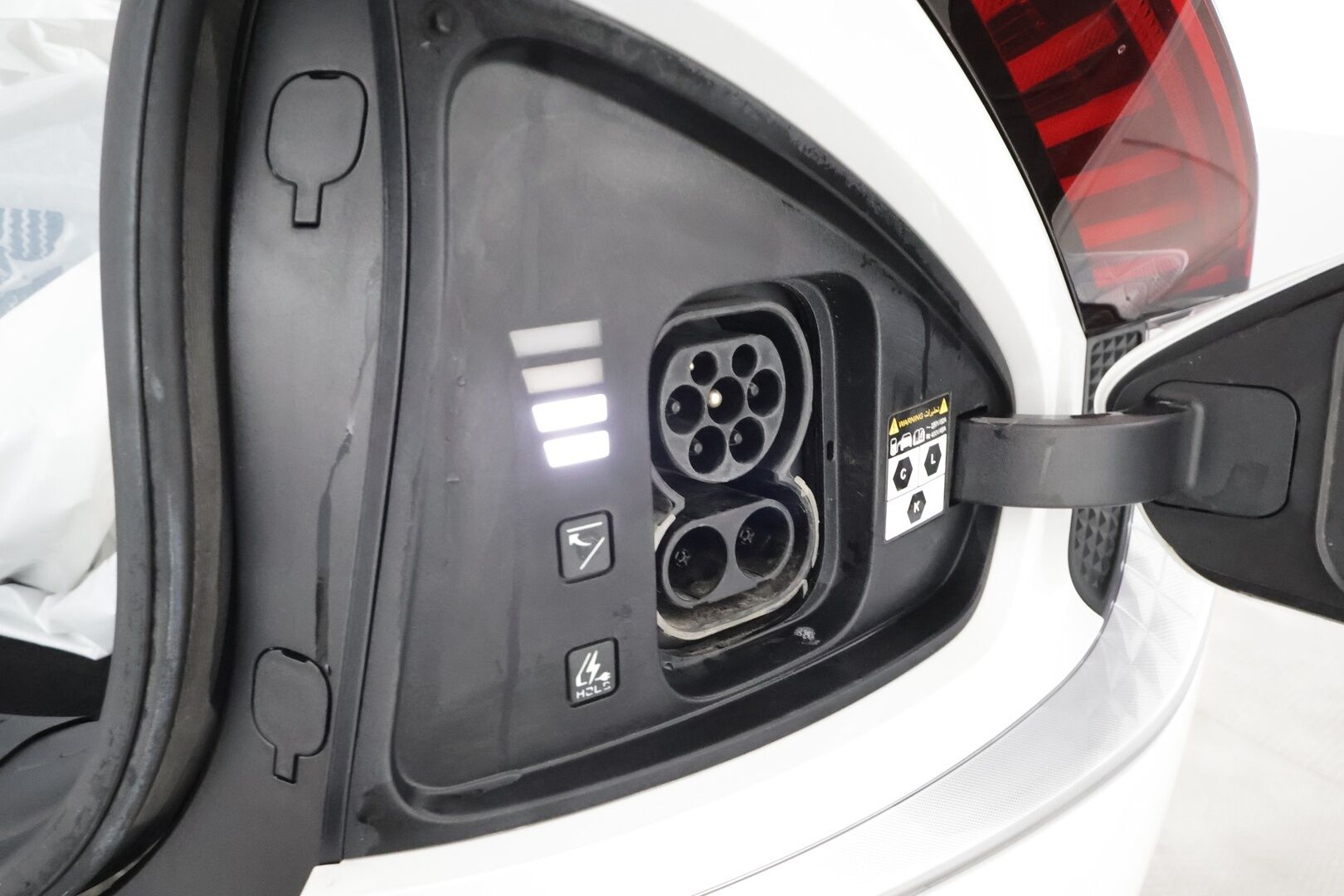 Kia EV6 2023 AWD 58 kWh 235 hv * ACC / Koukku / ILP / P.Kamera / Muistipenkki / Navi / LED / Keyless / Sähköluukku * - 1.Om Suomi-auto / Kahdet renkaat aluvanteilla / Merkkihuollettu - HULLUT AVAJAISHULINAT KORKOTARJOUS 3,29 %