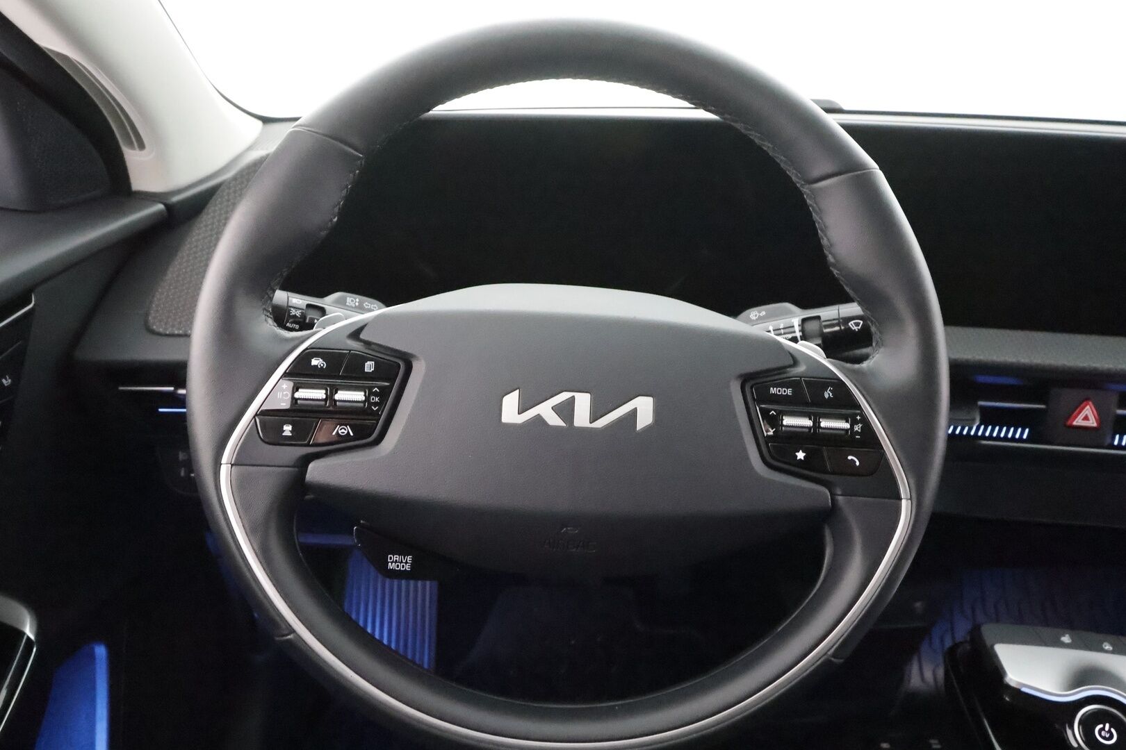 Kia EV6 2023 AWD 58 kWh 235 hv - ACC | Koukku | ILP | P.Kamera | Muistipenkki | Navi | LED | Keyless | Sähköluukku