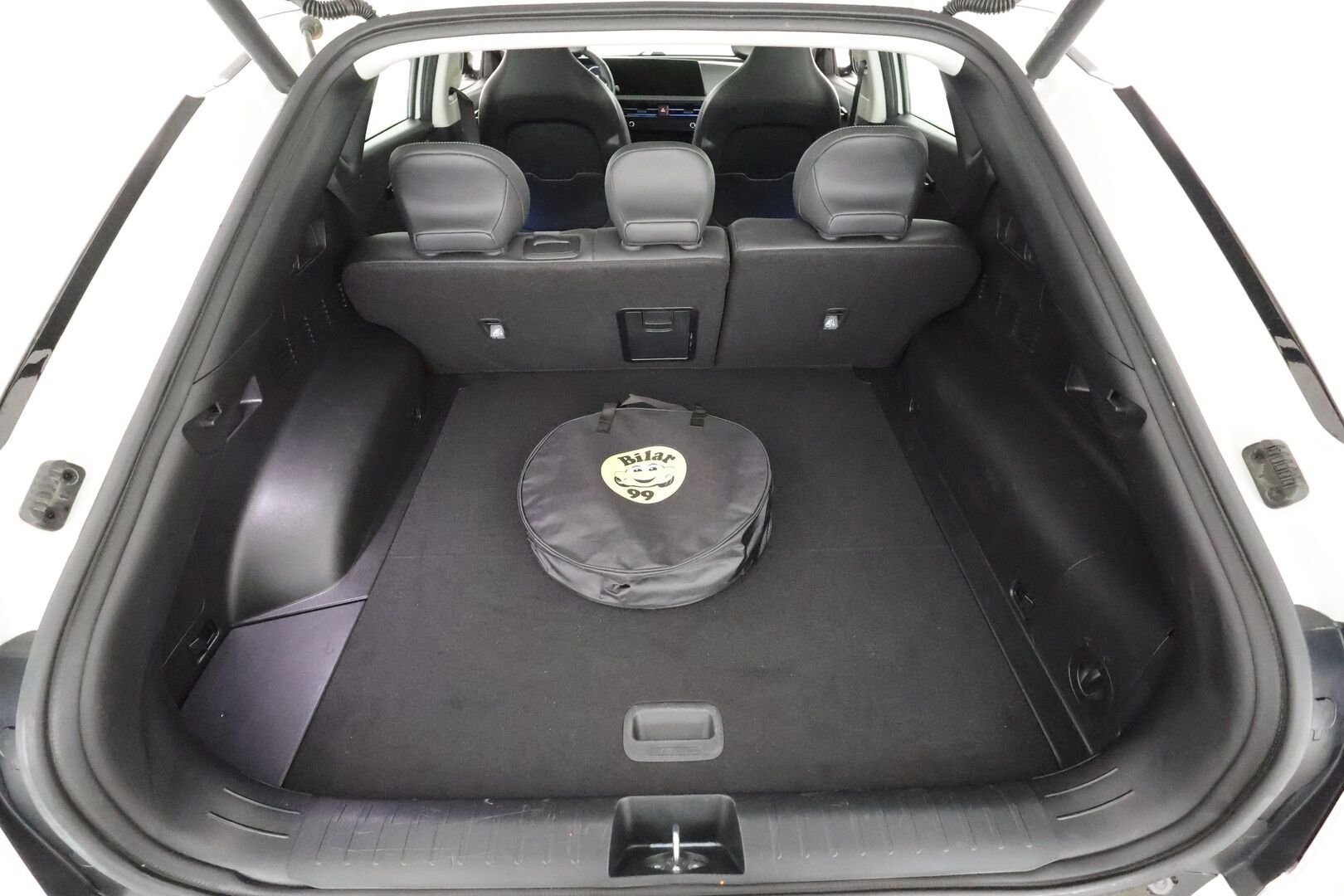 Kia EV6 2023 AWD 58 kWh 235 hv * ACC / Koukku / ILP / P.Kamera / Muistipenkki / Navi / LED / Keyless / Sähköluukku * - 1.Om Suomi-auto / Kahdet renkaat aluvanteilla / Merkkihuollettu - HULLUT AVAJAISHULINAT KORKOTARJOUS 3,29 %