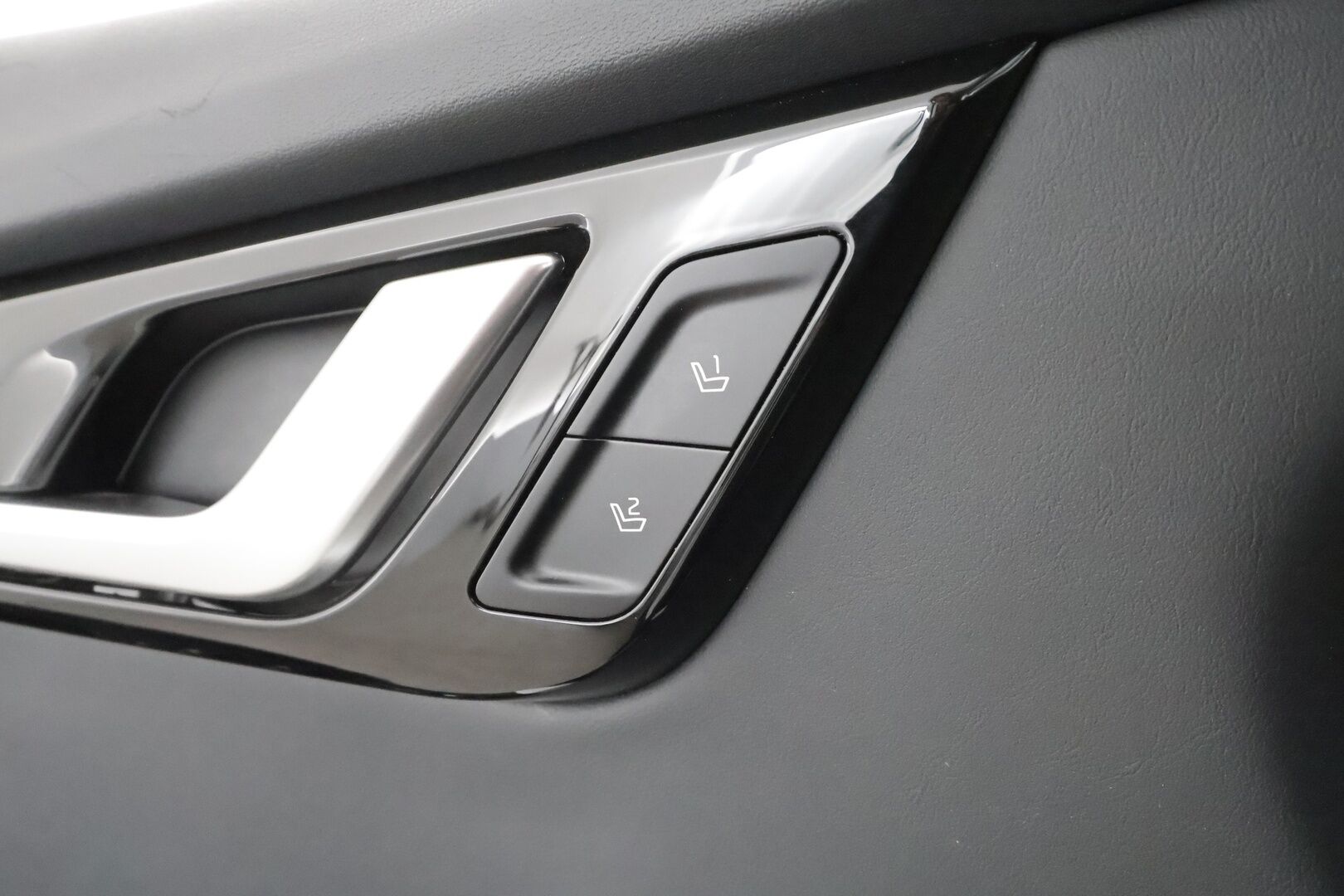 Kia EV6 2023 AWD 58 kWh 235 hv - ACC | Koukku | ILP | P.Kamera | Muistipenkki | Navi | LED | Keyless | Sähköluukku