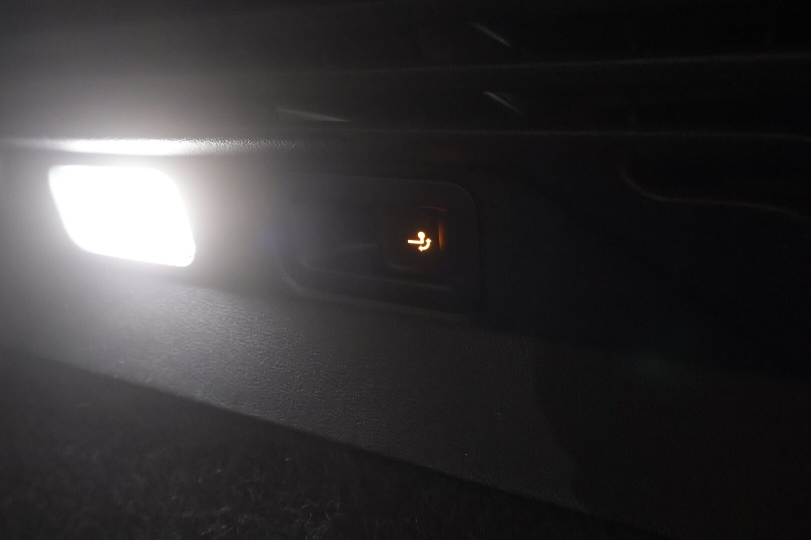 Volkswagen ID.4 2023 Pro Performance FastLane 150 kW - | ACC | Koukku | P-Kamera | ILP | LED | Kaistavahti | Navi | Keyless | 1-om Suomi-auto | 2x Latauskaapelit | Kahdet renkaat aluvanteilla | Merkkihuollot |