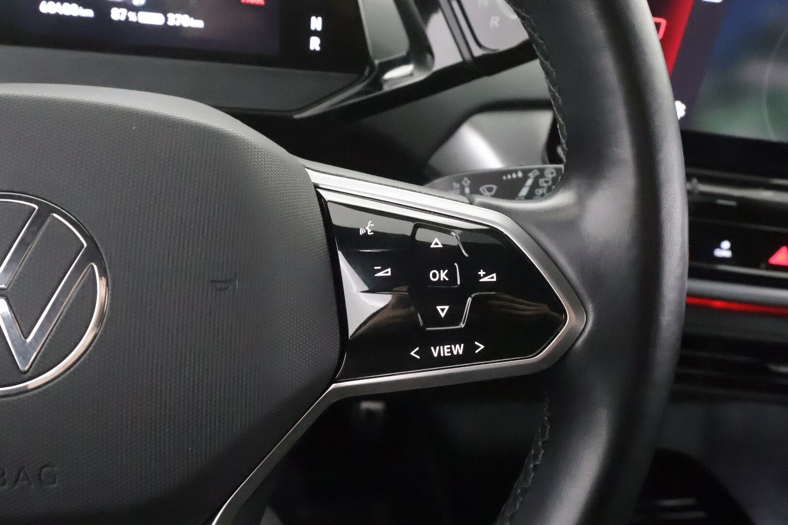 Volkswagen ID.4 2023 Pro Performance FastLane 150 kW - | ACC | Koukku | P-Kamera | ILP | LED | Kaistavahti | Navi | Keyless | 1-om Suomi-auto | 2x Latauskaapelit | Kahdet renkaat aluvanteilla | Merkkihuollot |