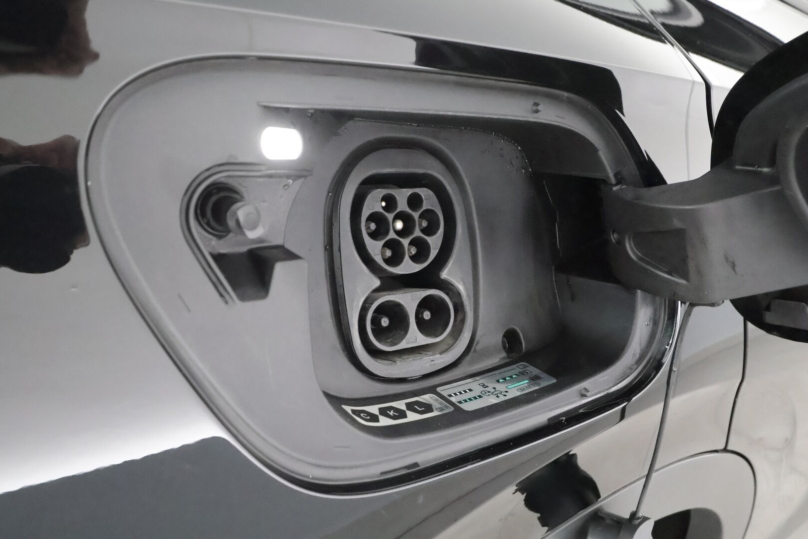 Volkswagen ID.4 2023 Pro Performance FastLane 150 kW - | ACC | Koukku | P-Kamera | ILP | LED | Kaistavahti | Navi | Keyless | 1-om Suomi-auto | 2x Latauskaapelit | Kahdet renkaat aluvanteilla | Merkkihuollot |