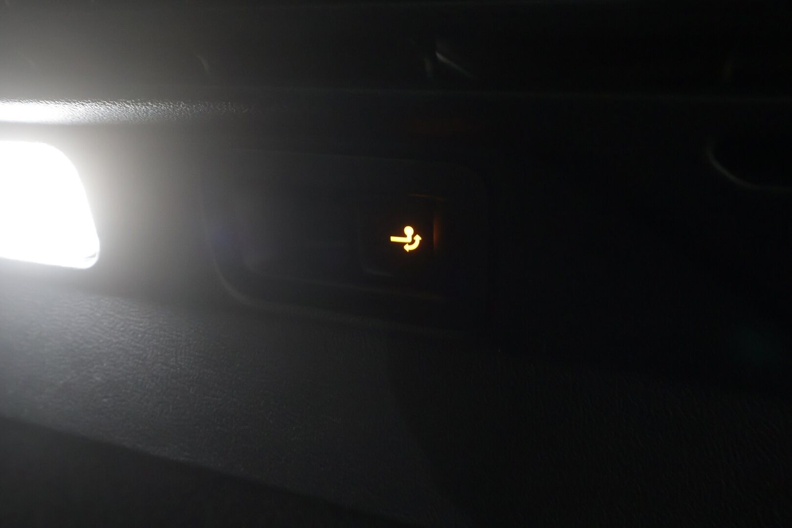 Volkswagen ID.4 2023 Pro Performance FastLane 150 kW, akku 77 kWh - | ACC | ILP | Koukku | Keyless | P.kamera | P.tutkat | LED | Ambient light | Lämm. ratti | Apple & Android | 1-om suomiauto | 2x renkaat aluin |  