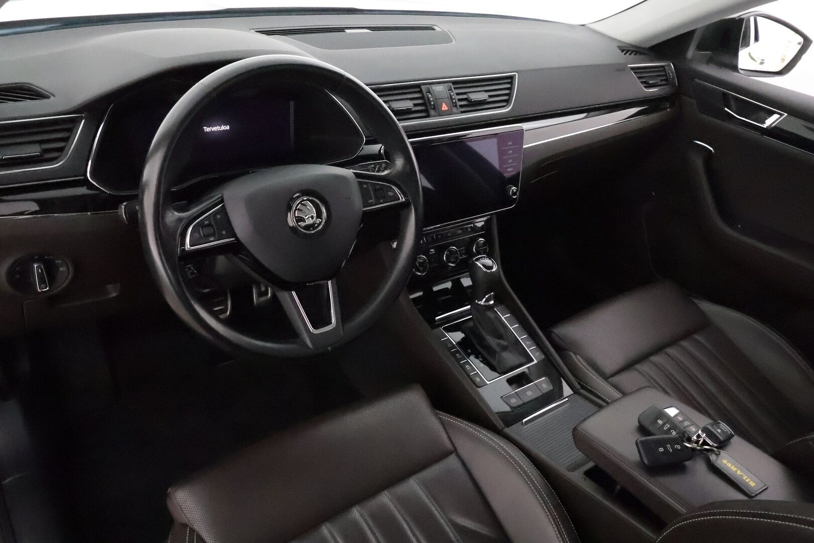 Skoda Superb 2020 Combi 1,4 TSI PHEV L&K iV DSG **Panorama / Webasto / Koukku / ACC / Matrix-LED / P.kamera / Ilmastoidut Muistinahat** - 2x Latauskaapelit / Kahdet Renkaat / Merkkihuollettu!