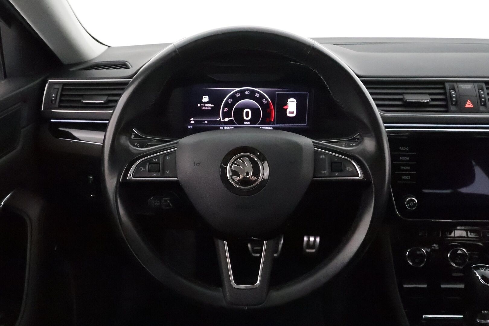 Skoda Superb 2020 Combi 1,4 TSI PHEV L&K iV DSG **Panorama / Webasto / Koukku / ACC / Matrix-LED / P.kamera / Ilmastoidut Muistinahat** - 2x Latauskaapelit / Kahdet Renkaat / Merkkihuollettu! - Osta nyt, maksa vasta ensi vuonna