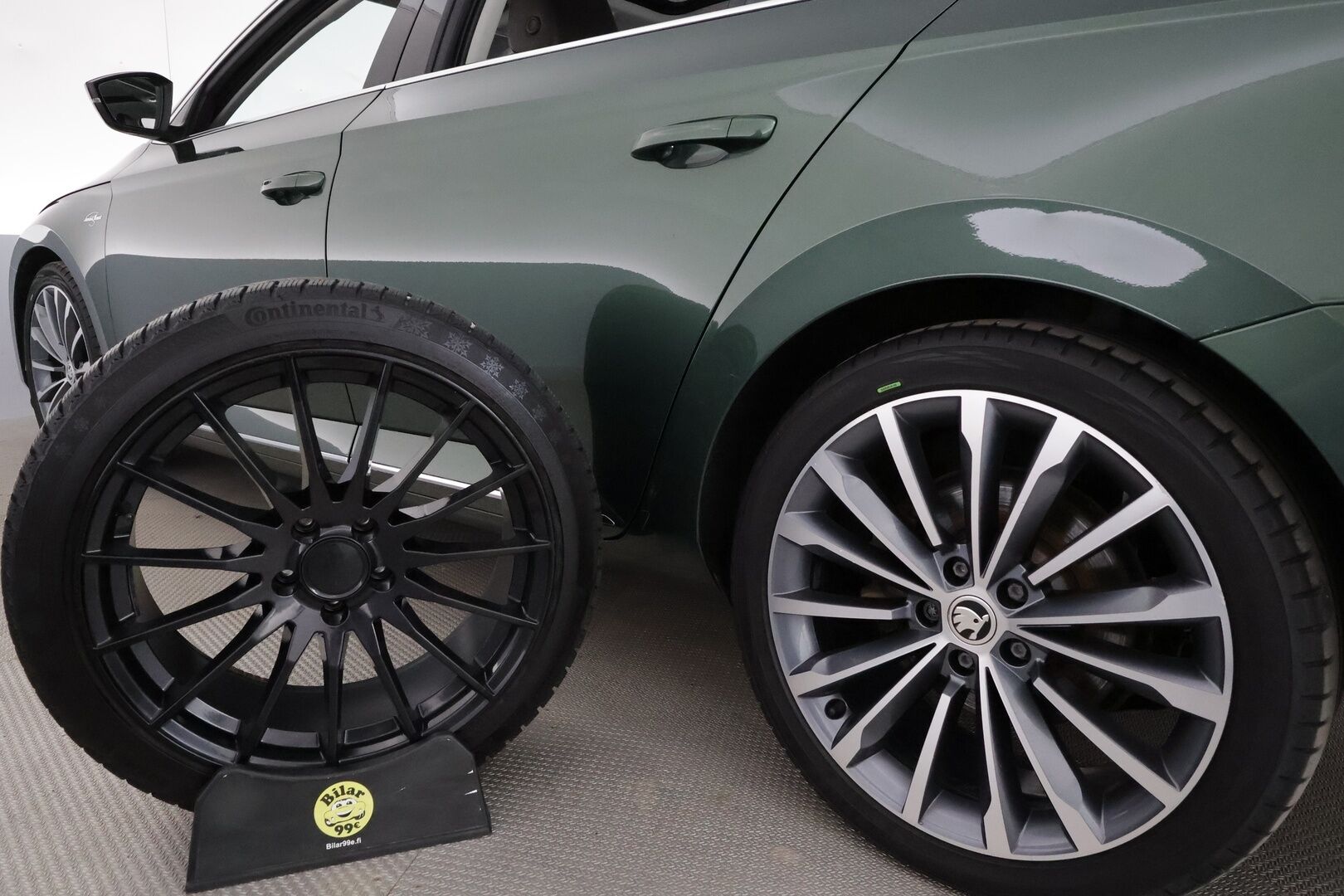 Skoda Superb 2020 Combi 1,4 TSI PHEV L&K iV DSG **Panorama / Webasto / Koukku / ACC / Matrix-LED / P.kamera / Ilmastoidut Muistinahat** - 2x Latauskaapelit / Kahdet Renkaat / Merkkihuollettu! - Osta nyt, maksa vasta ensi vuonna