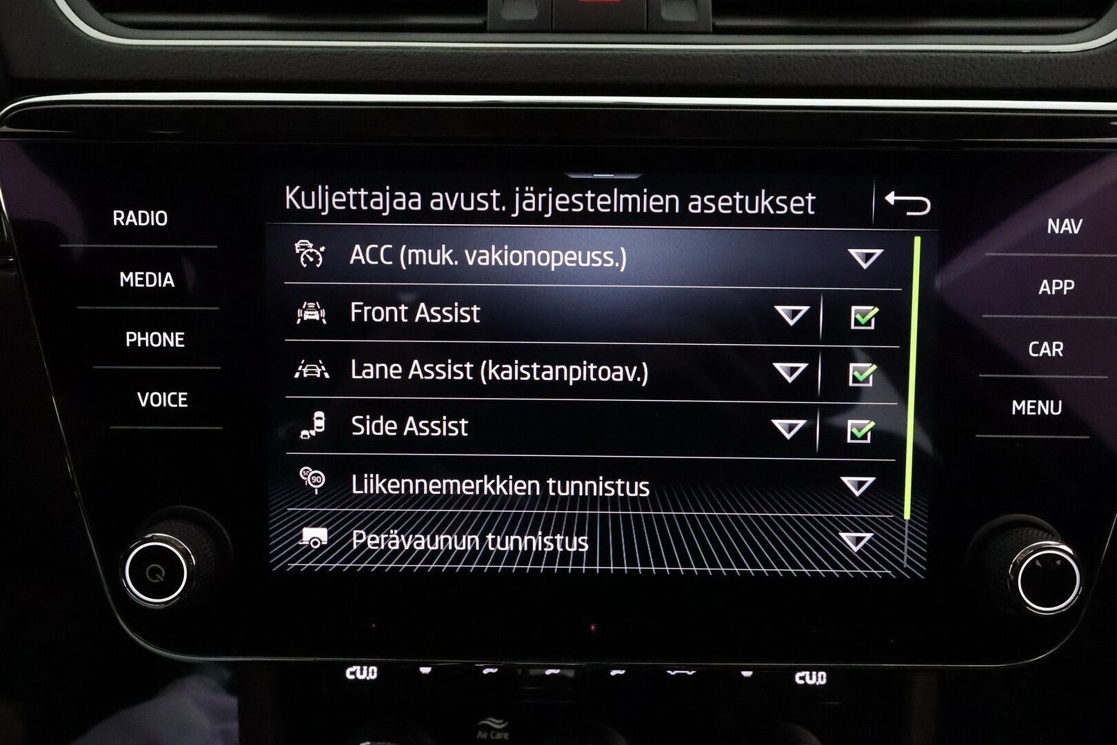 Skoda Superb 2020 Combi 1,4 TSI PHEV L&K iV DSG **Panorama / Webasto / Koukku / ACC / Matrix-LED / P.kamera / Ilmastoidut Muistinahat** - 2x Latauskaapelit / Kahdet Renkaat / Merkkihuollettu!