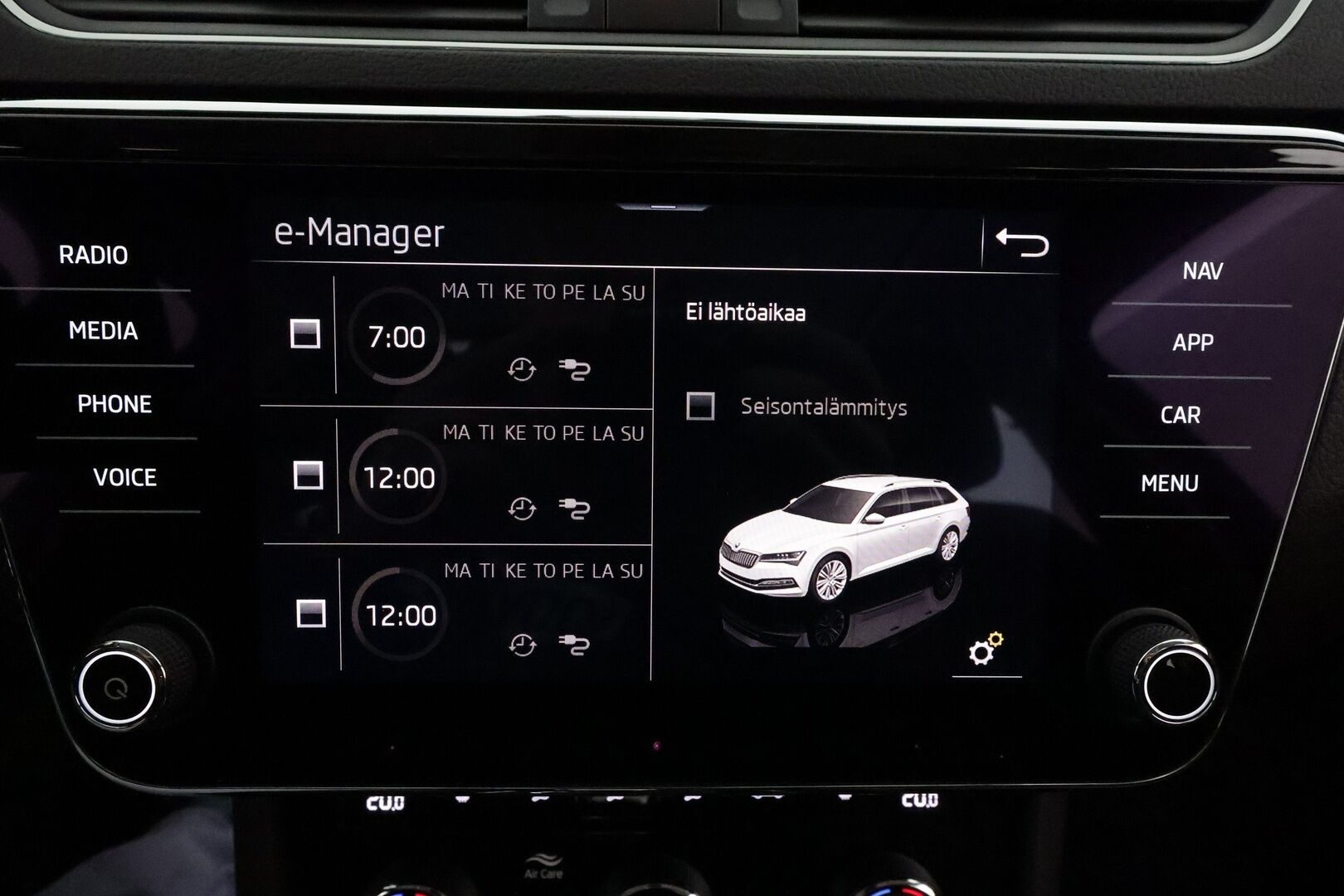 Skoda Superb 2020 Combi 1,4 TSI PHEV L&K iV DSG **Panorama / Webasto / Koukku / ACC / Matrix-LED / P.kamera / Ilmastoidut Muistinahat** - 2x Latauskaapelit / Kahdet Renkaat / Merkkihuollettu!