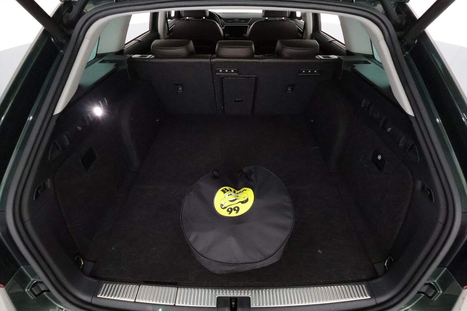 Skoda Superb 2020 Combi 1,4 TSI PHEV L&K iV DSG **Panorama / Webasto / Koukku / ACC / Matrix-LED / P.kamera / Ilmastoidut Muistinahat** - 2x Latauskaapelit / Kahdet Renkaat / Merkkihuollettu!