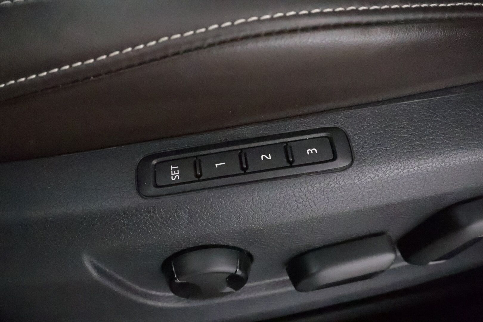 Skoda Superb 2020 Combi 1,4 TSI PHEV L&K iV DSG **Panorama / Webasto / Koukku / ACC / Matrix-LED / P.kamera / Ilmastoidut Muistinahat** - 2x Latauskaapelit / Kahdet Renkaat / Merkkihuollettu! - Osta nyt, maksa vasta ensi vuonna